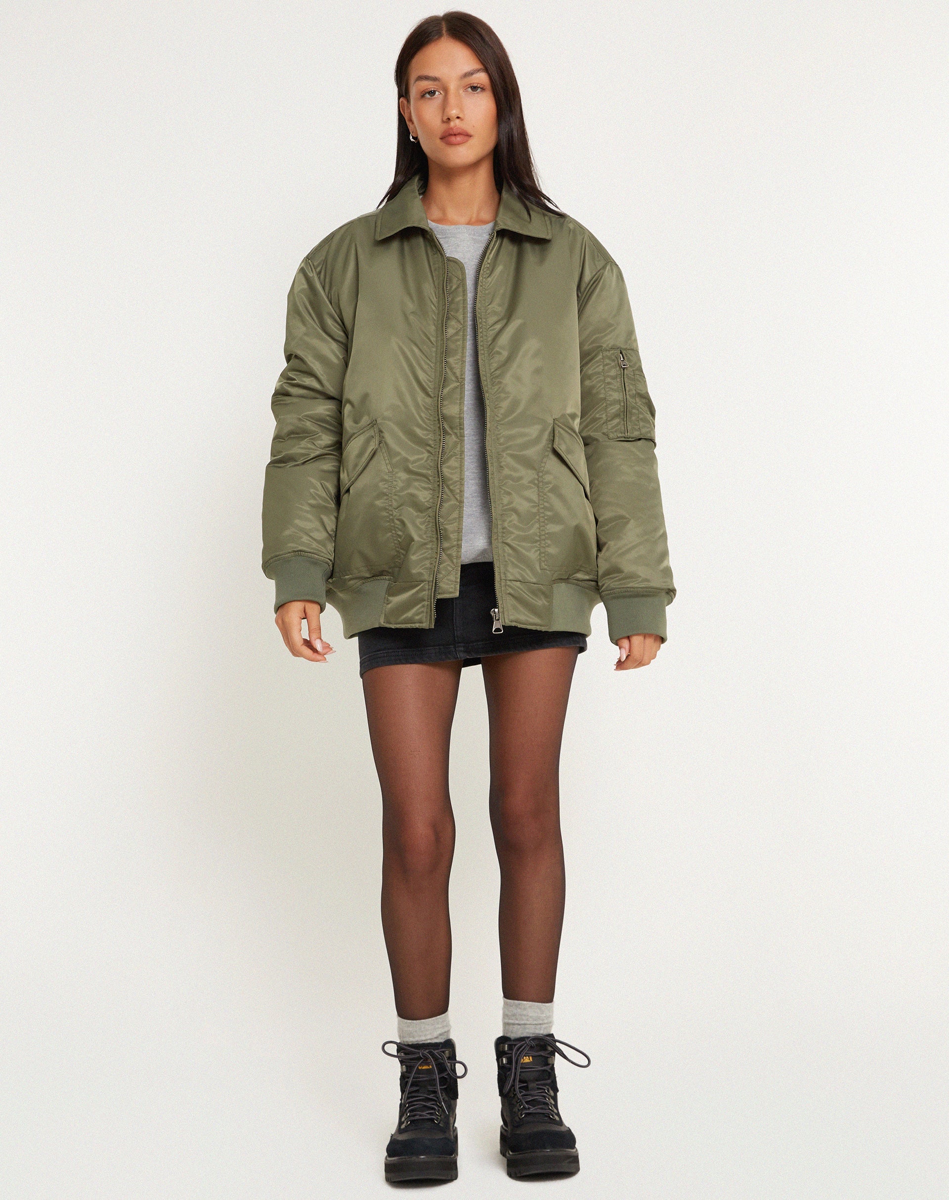 imagen de la chaqueta Manik en verde caqui