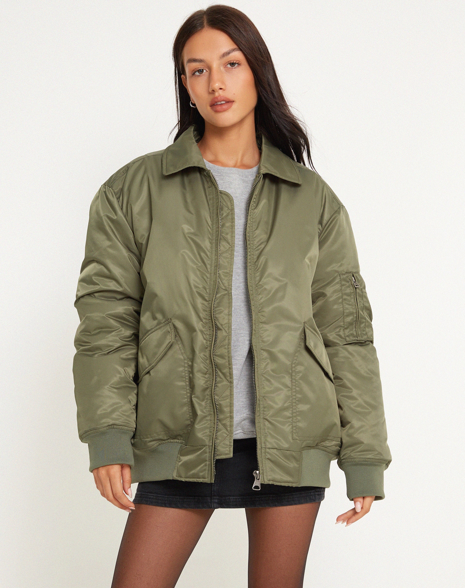 imagen de la chaqueta Manik en verde caqui