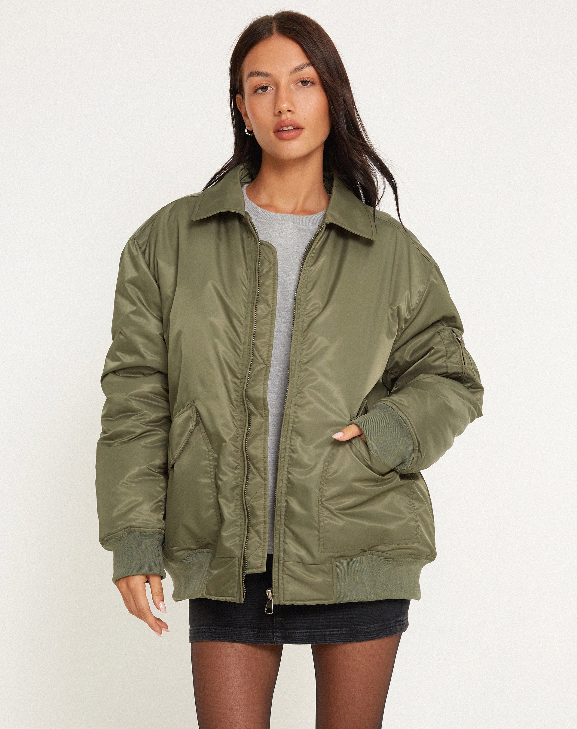 imagen de la chaqueta Manik en verde caqui