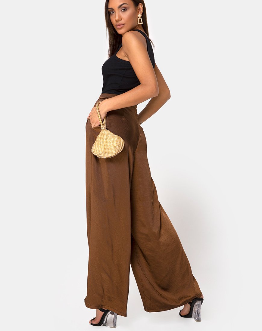 Imagen del pantalón Mara marrón satinado