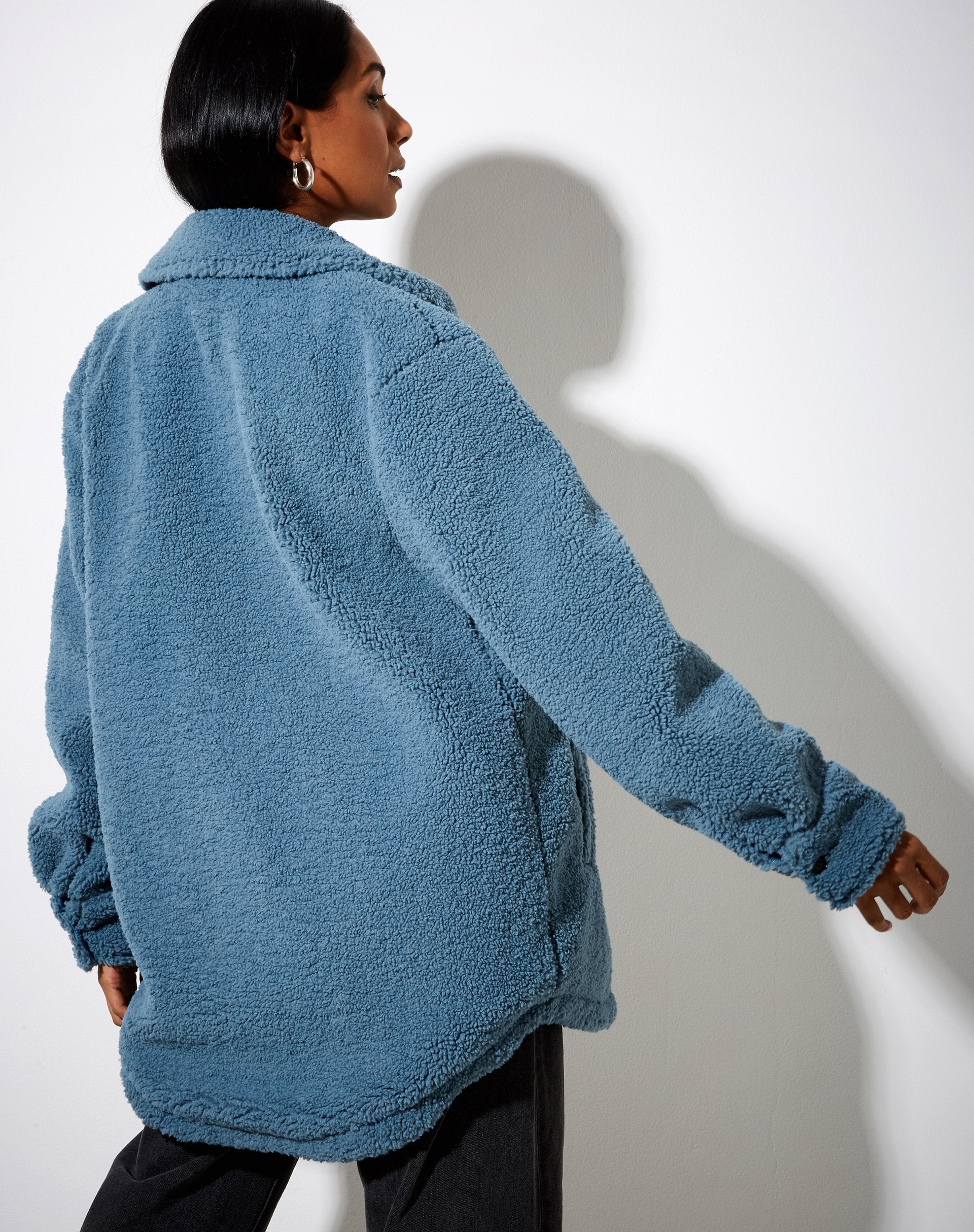 Imagen de la camisa Marcella en azul pizarra de Borg