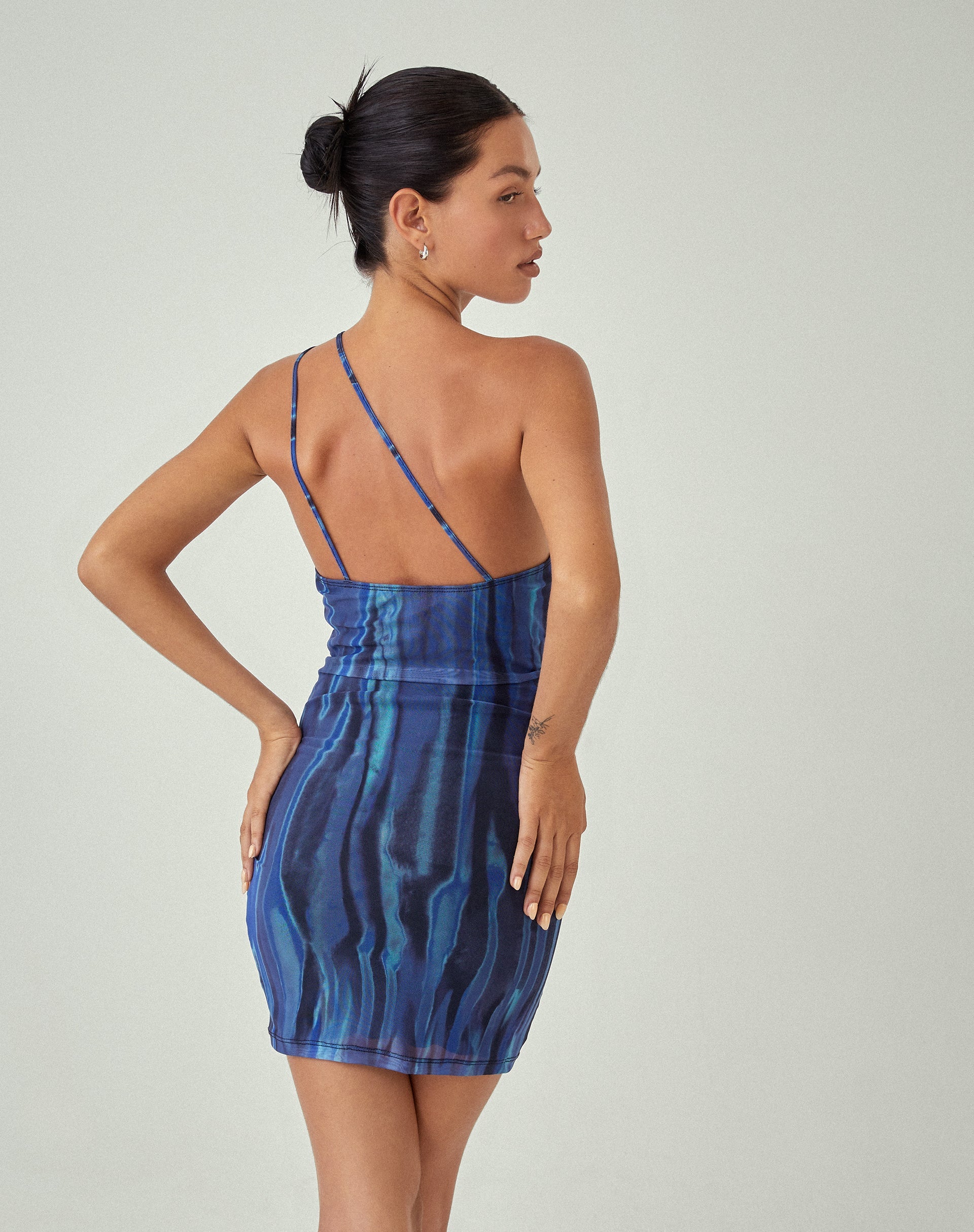 imagen de MOTEL X JACQUIE Mini Vestido Marda en Color Bleed Blue