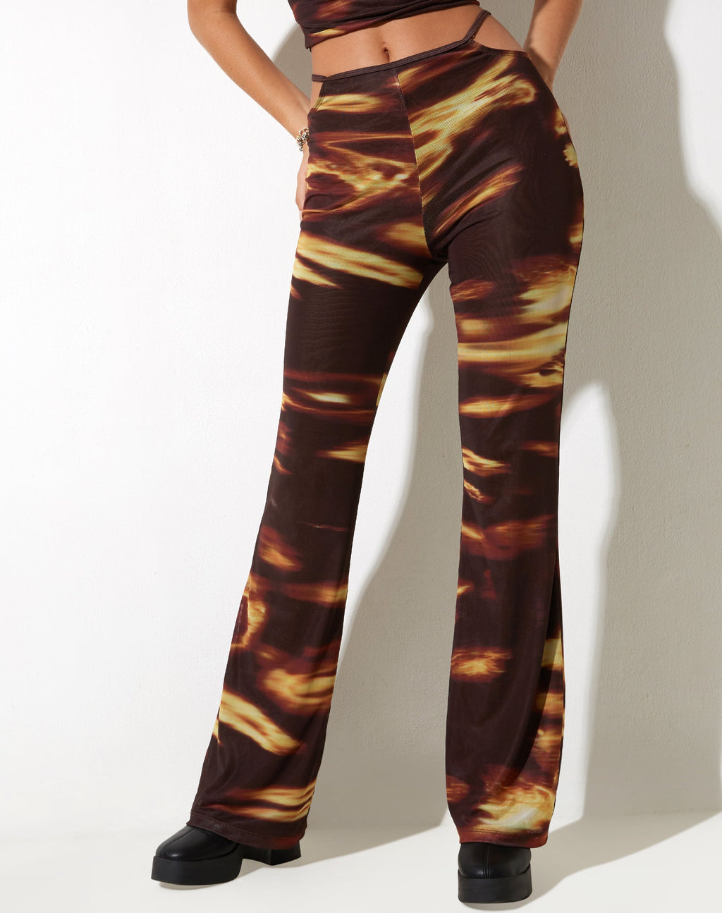 Pantalón acampanado Mares en Bleach Drip