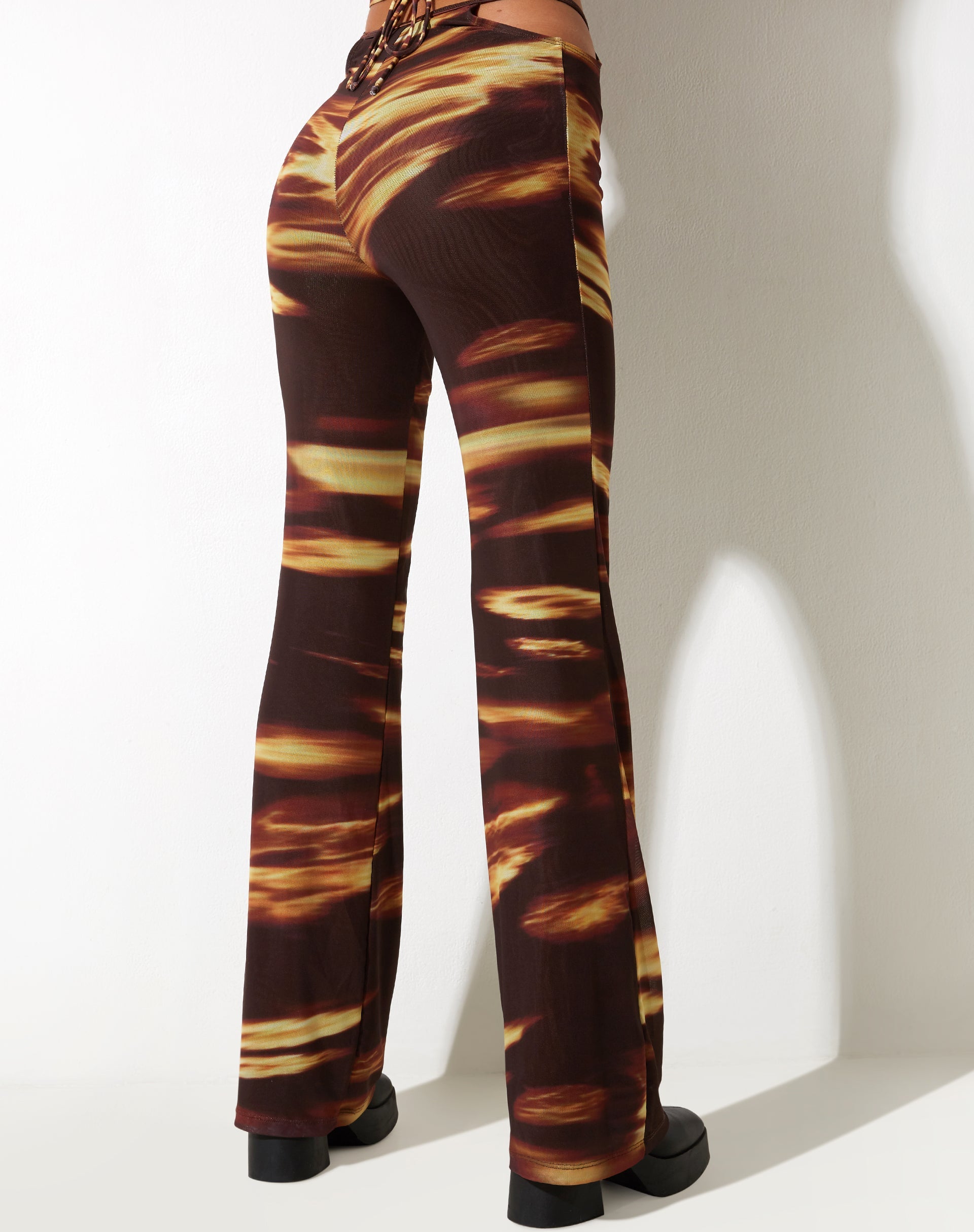 Imagen de MOTEL X IRIS Mares Flare Trouser en Bleach Drip