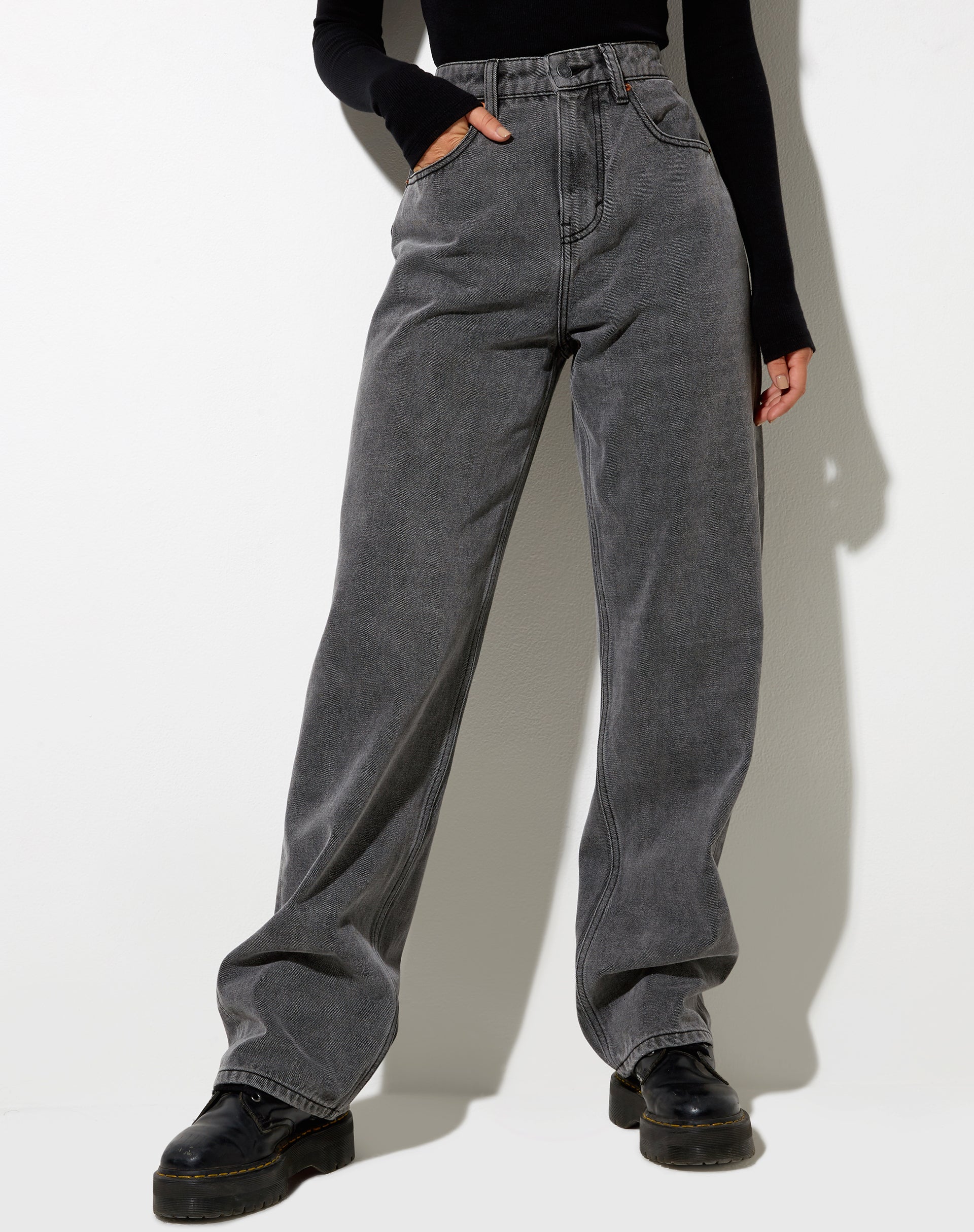 Imagen de Parallel Jeans en gris humo