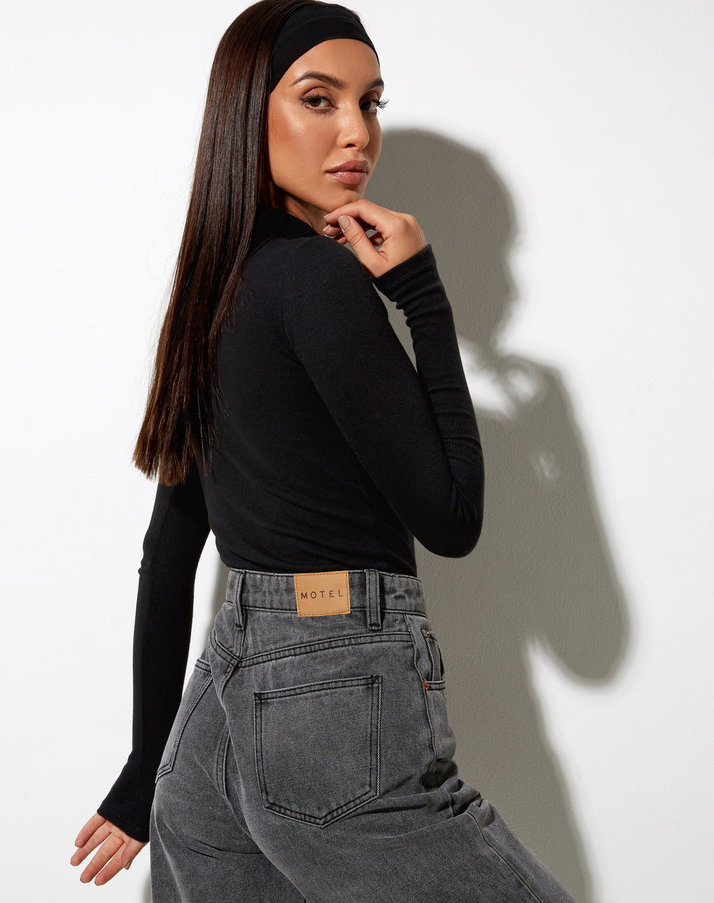 Top Matri de canalé negro
