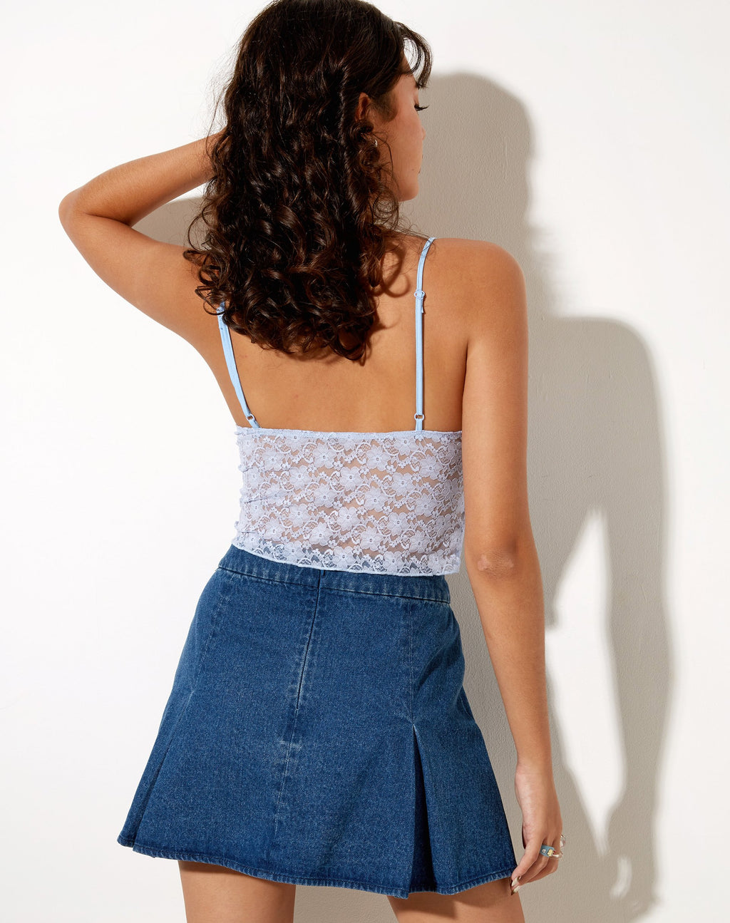 Mayrinda Crop Top de encaje azul empolvado