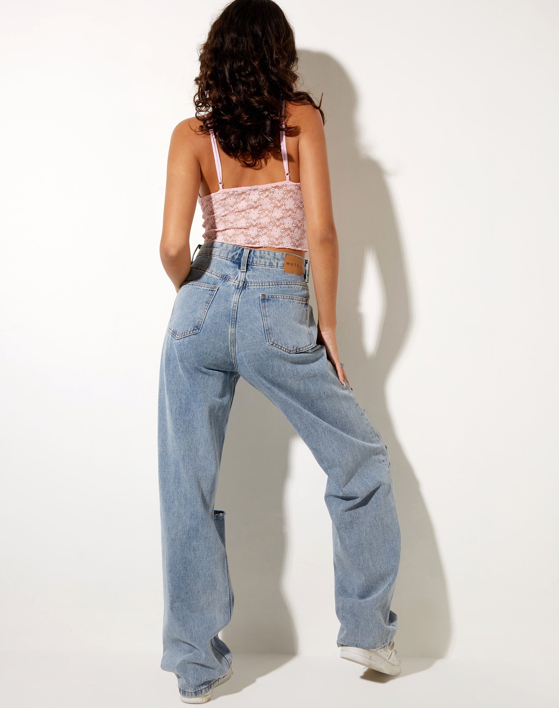 Imagen de Mayrinda Crop Top en Encaje Rosa Dulce