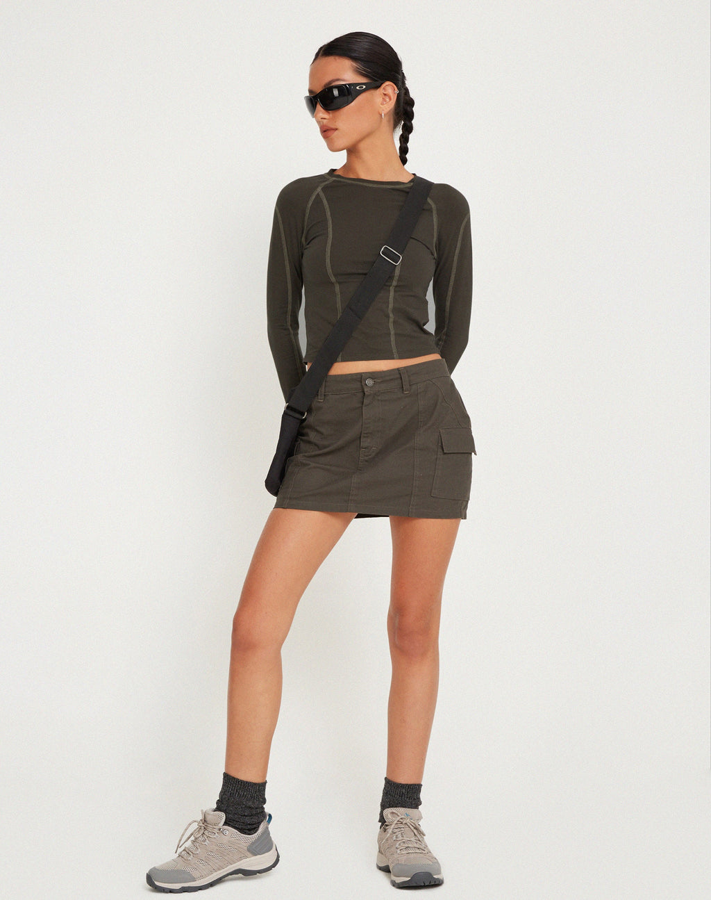 Top Megun de manga larga en Gunmetal con pespunte superior gris