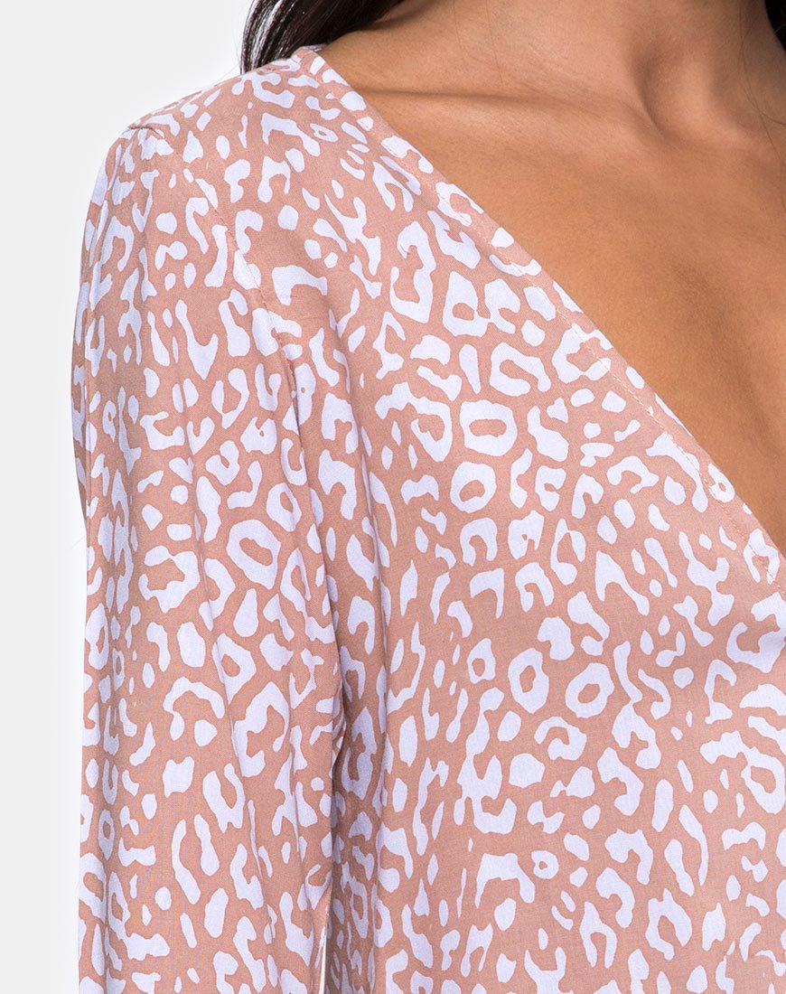 Imagen de la blusa Mérida de lunares de leopardo
