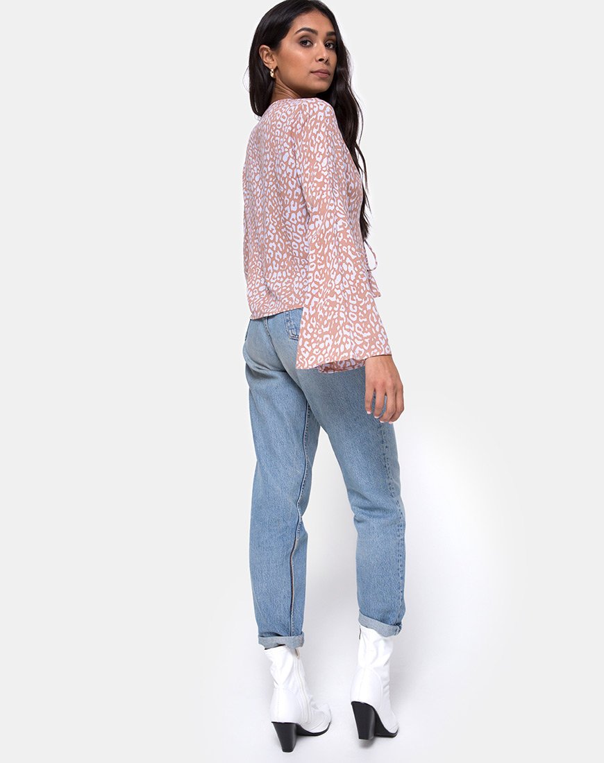 Imagen de la blusa Mérida de lunares de leopardo