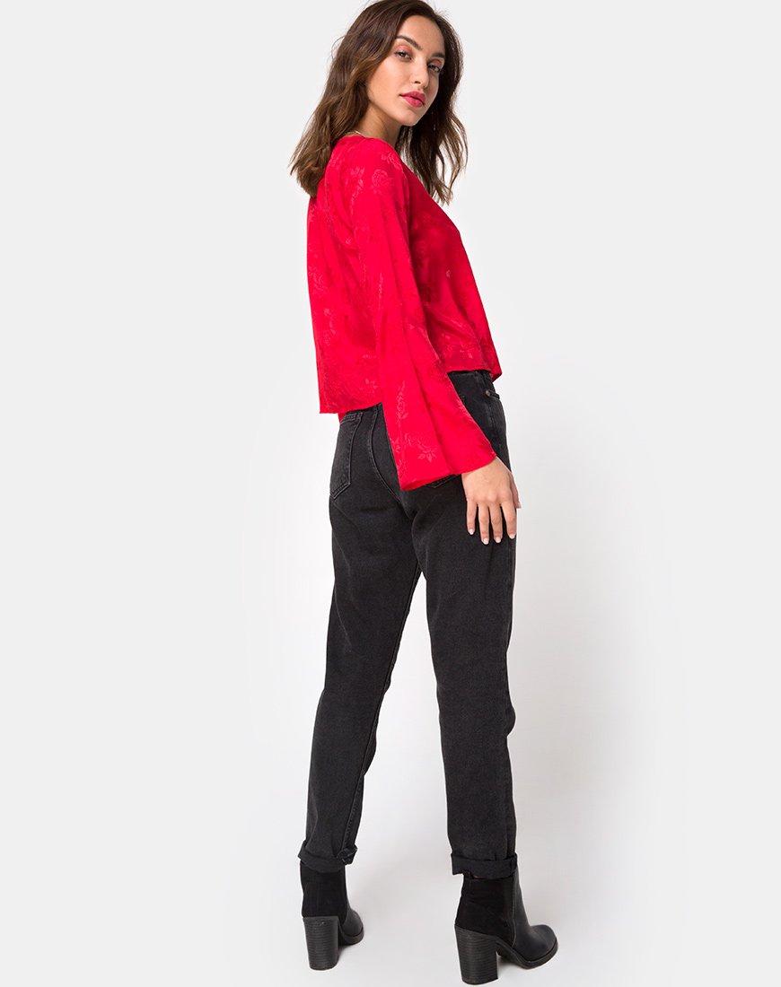 Imagen de la blusa Mérida de satén rojo