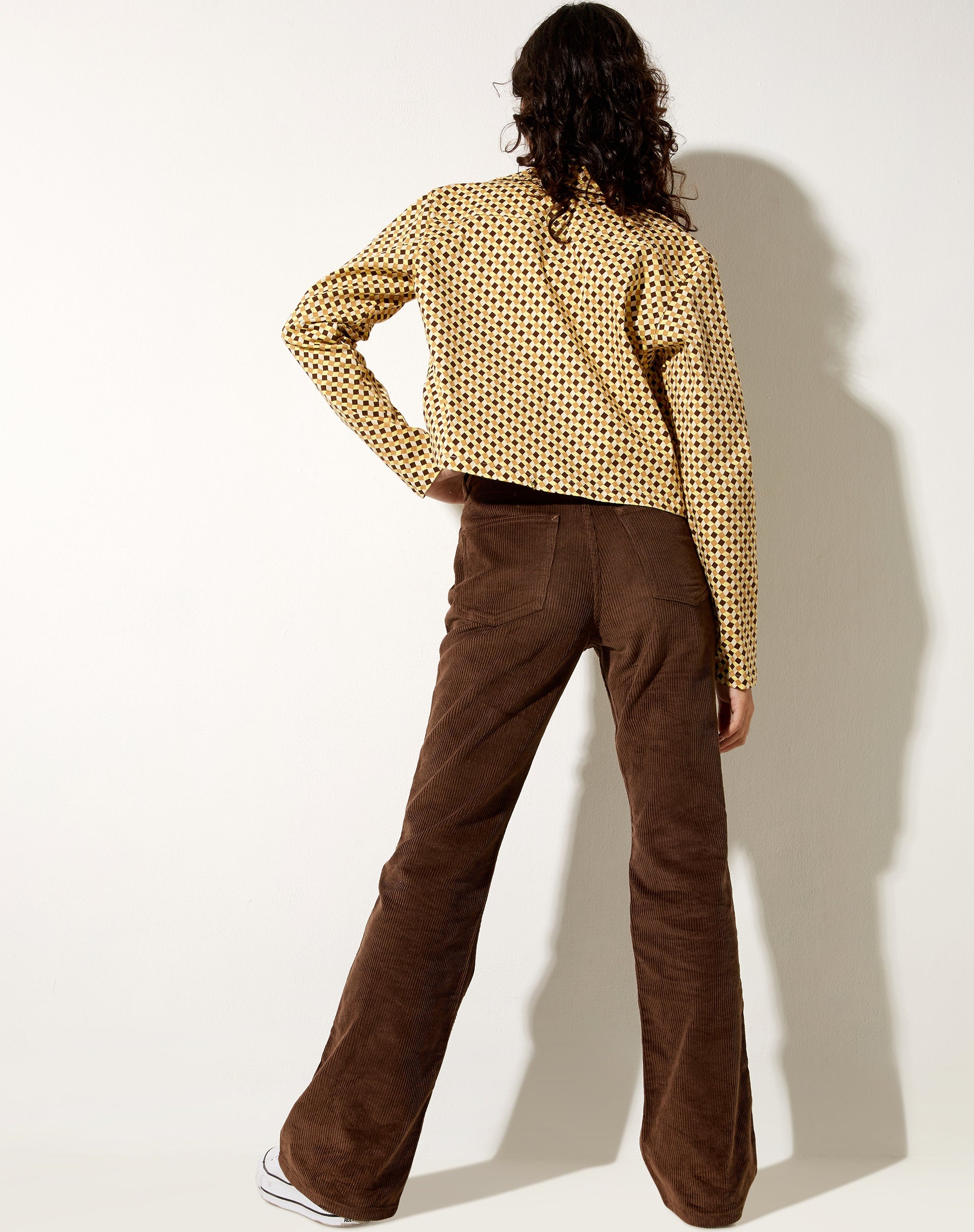 Imagen de la chaqueta Mesha en amarillo cuadros ondulados
