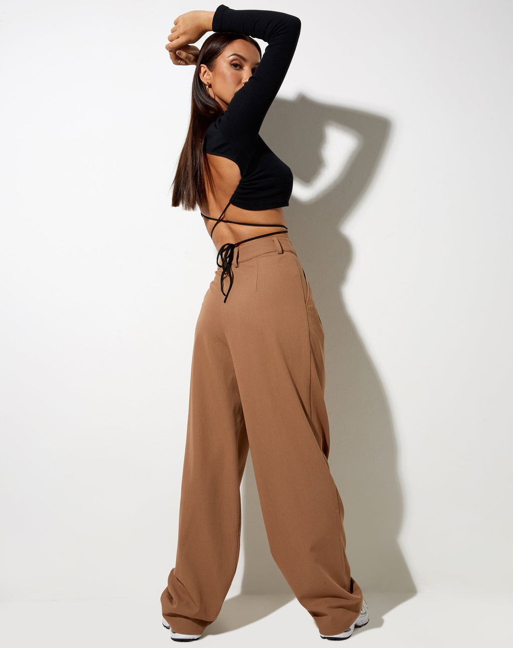 Pantalón Misha de pata ancha en Tailoring Putty