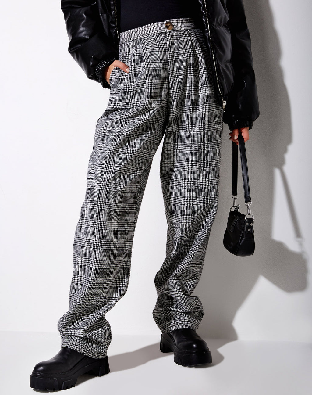 Pantalón Misha de pata ancha en pata de gallo negro