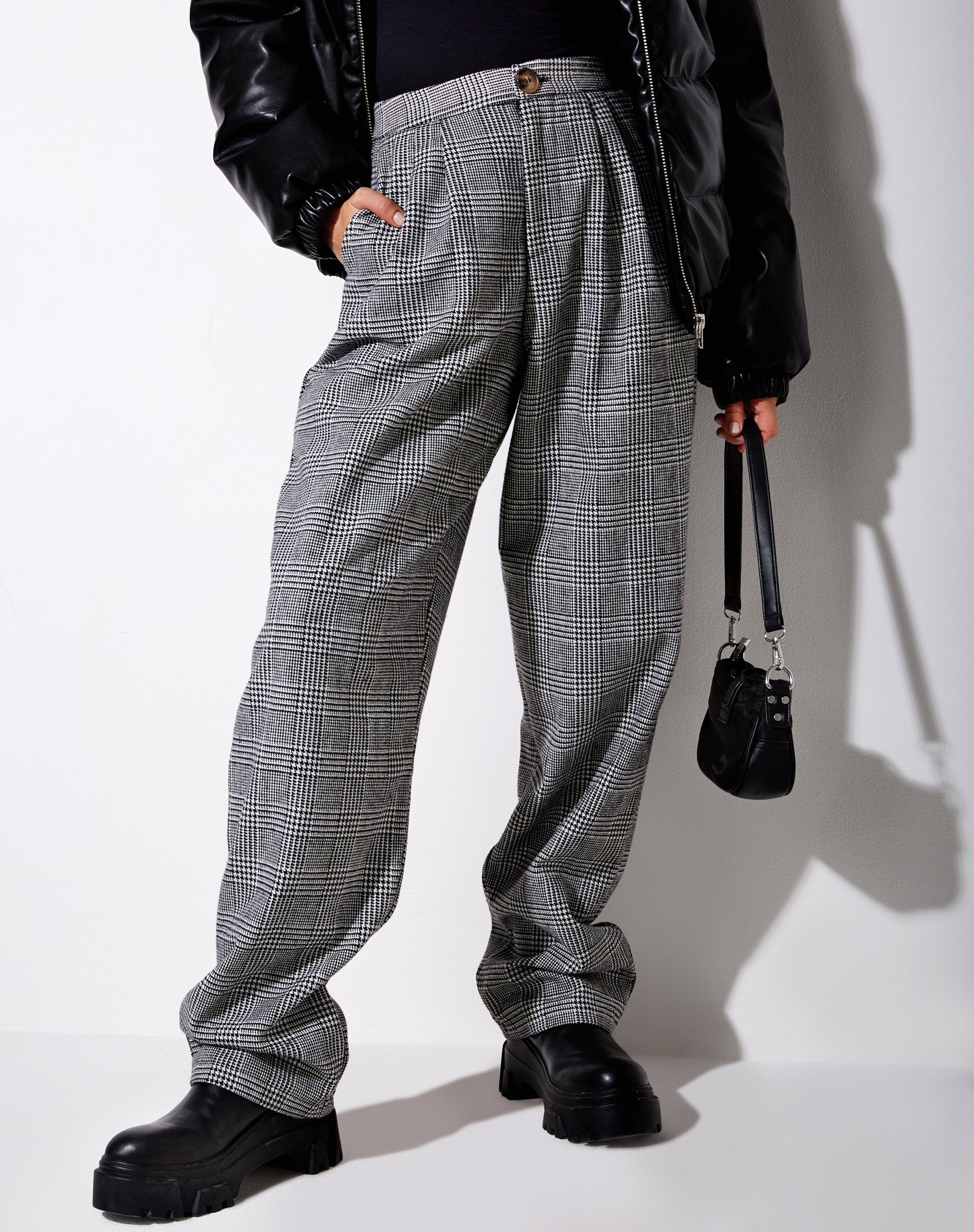 Imagen de Misha Pantalón pata ancha de pata de gallo negro