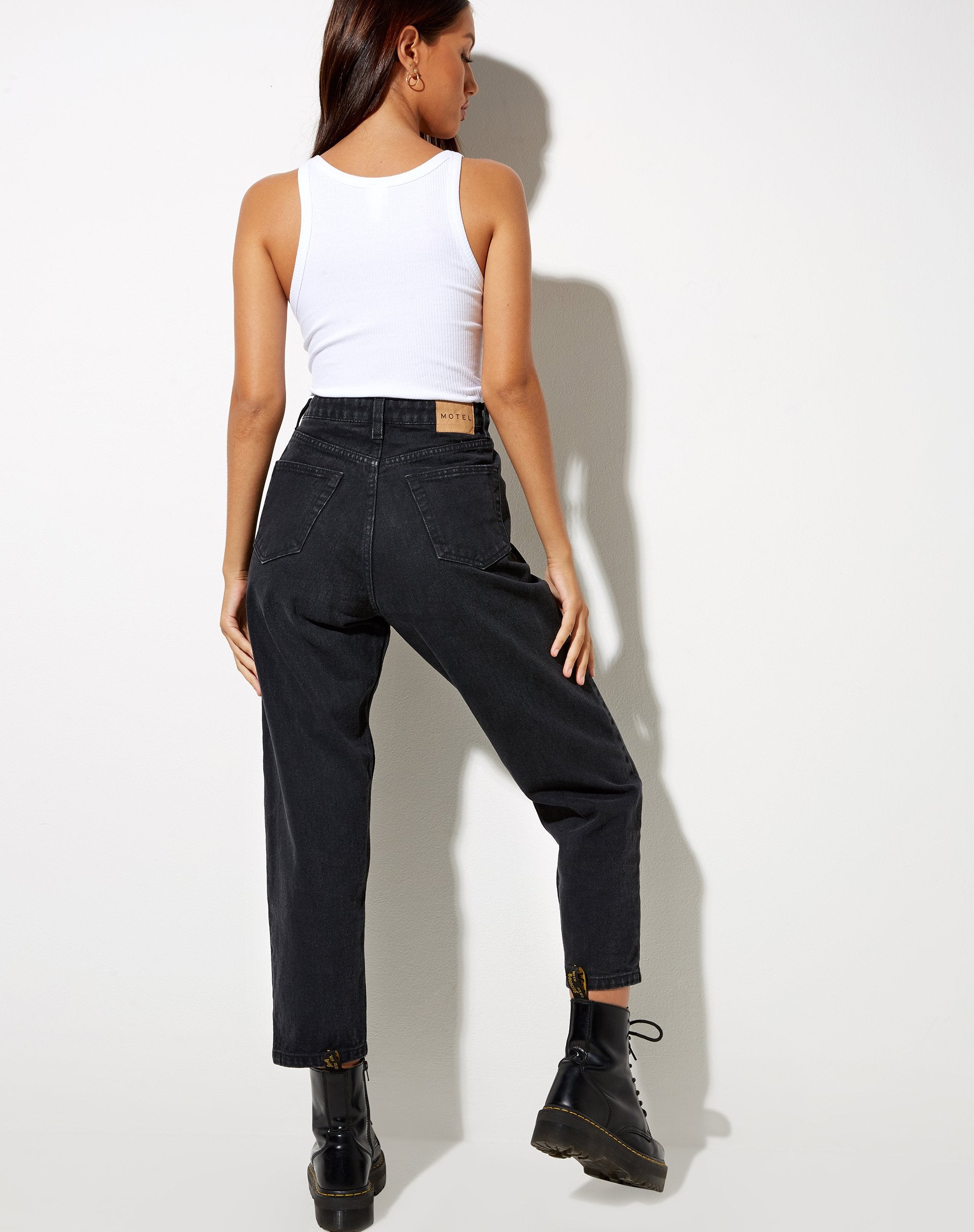 Imagen de Mom Jeans en Black Wash