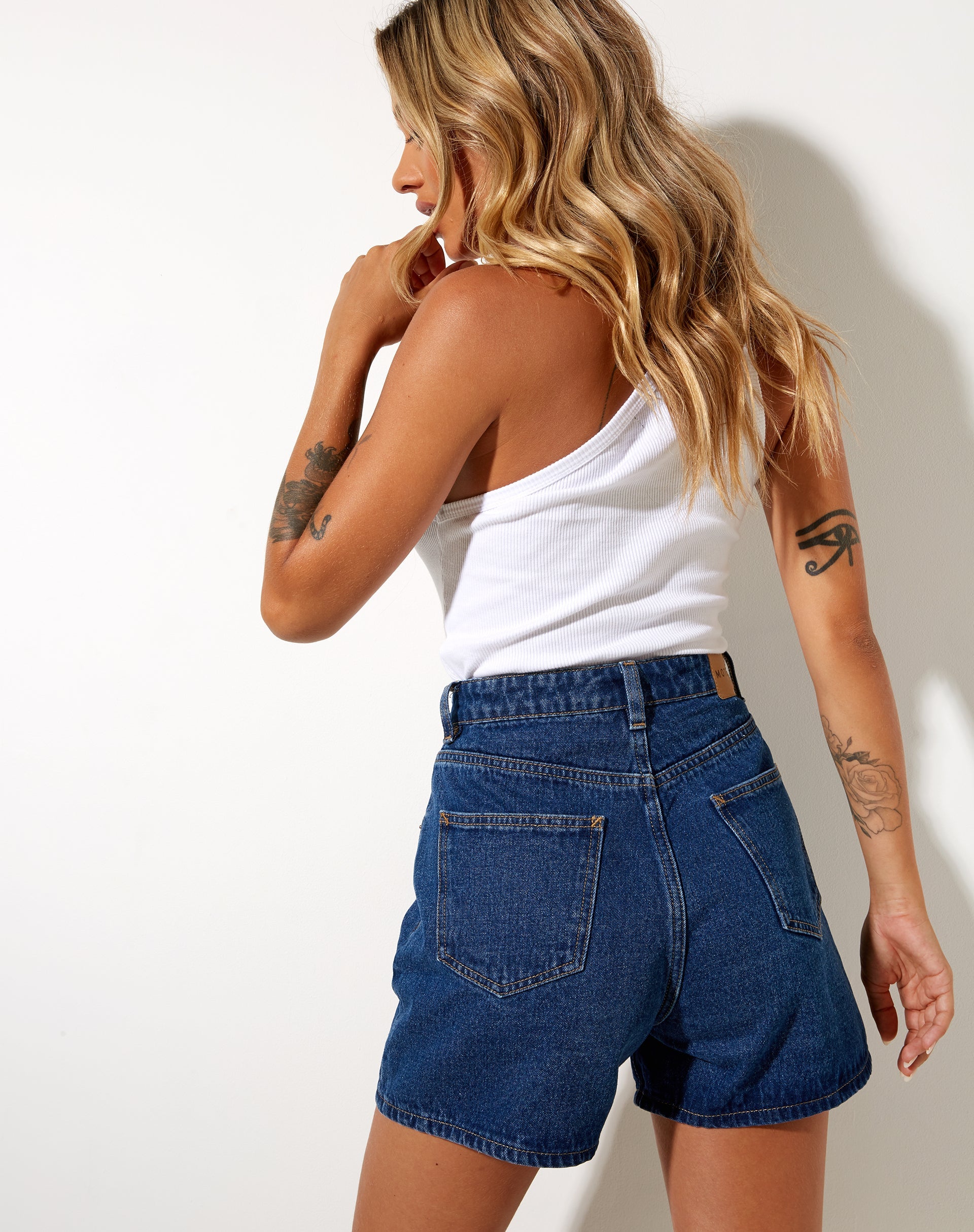 Imagen de Mom Denim Short en azul clásico
