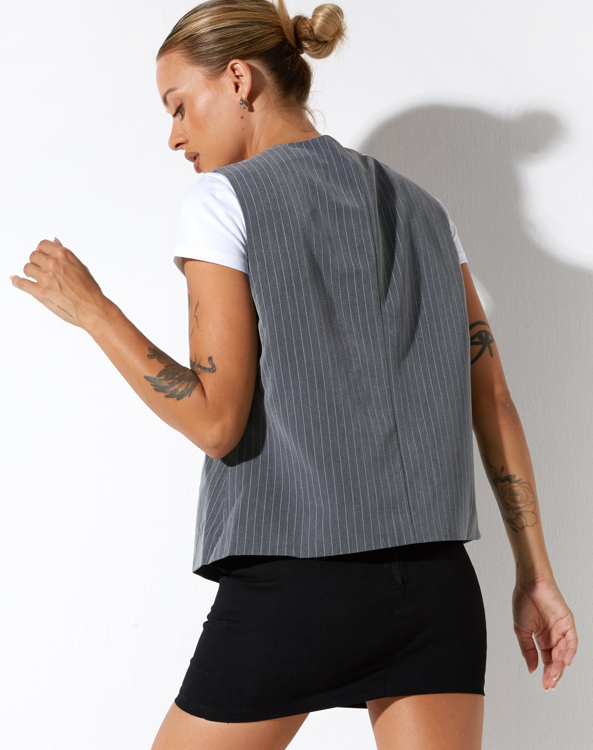 imagen de Moris Vest en Pinstripe Grey
