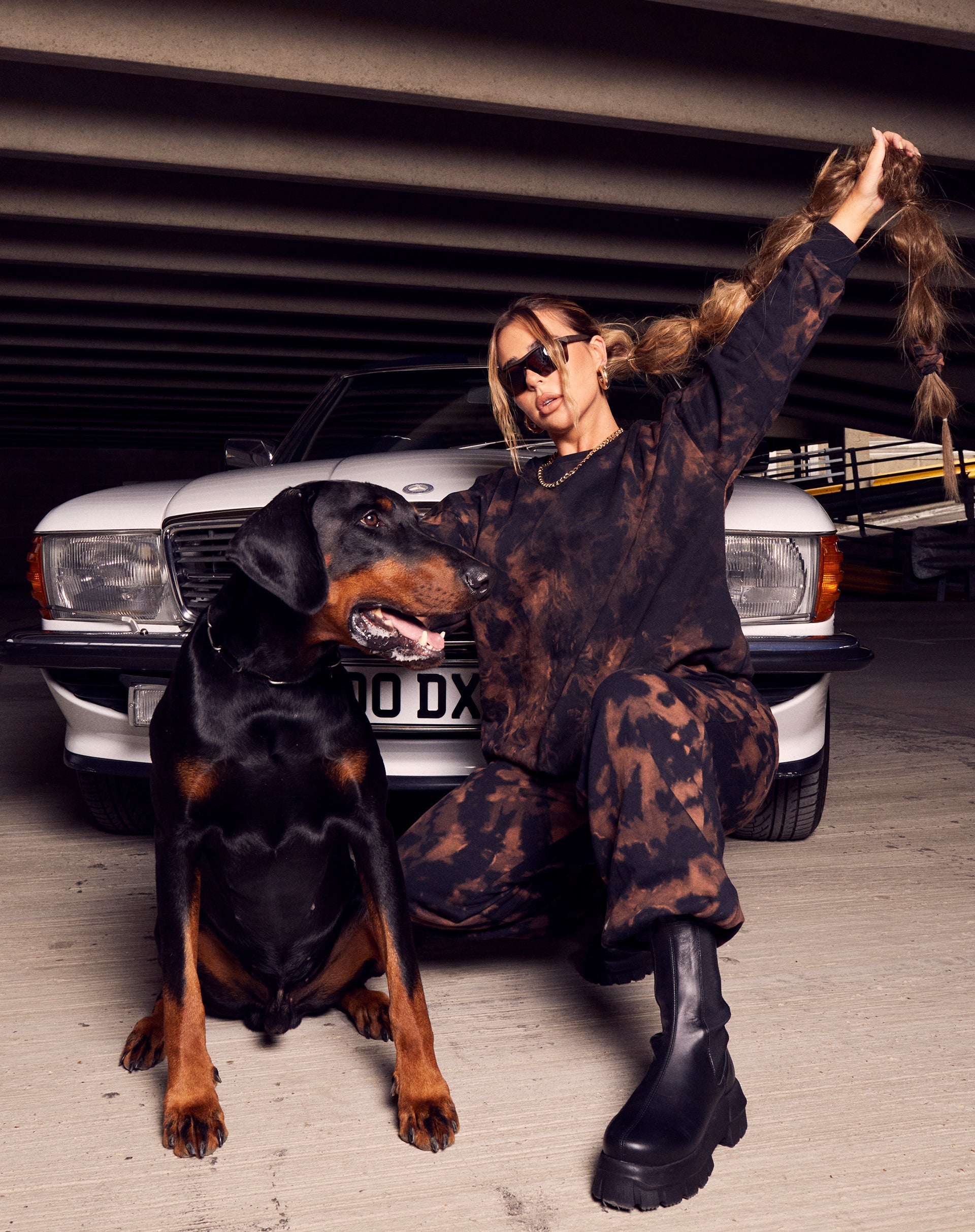 Imagen de sudadera Glo en negro Rust Tie Dye