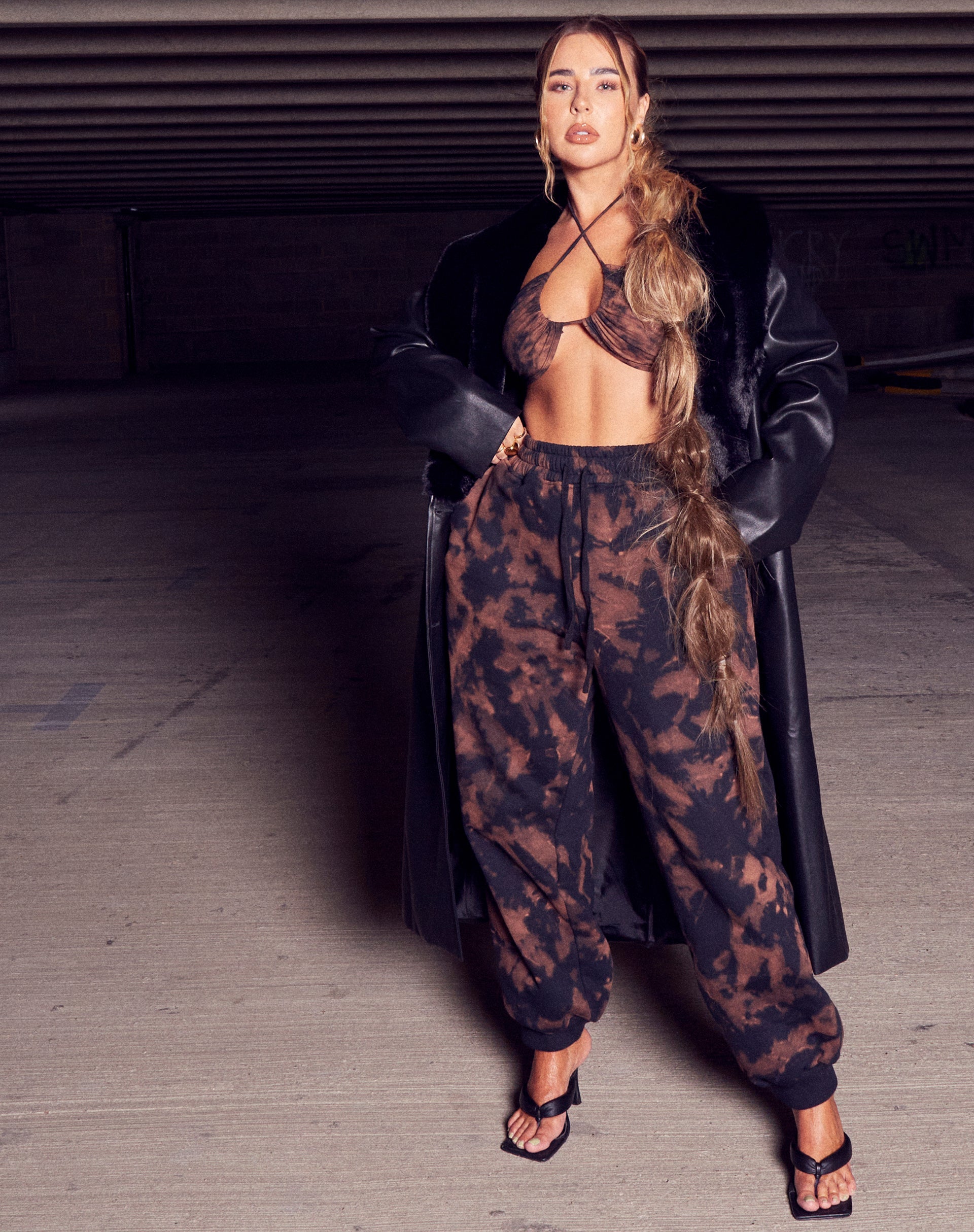 Imagen de Yessa Crop Top en Black Rust Tie Dye