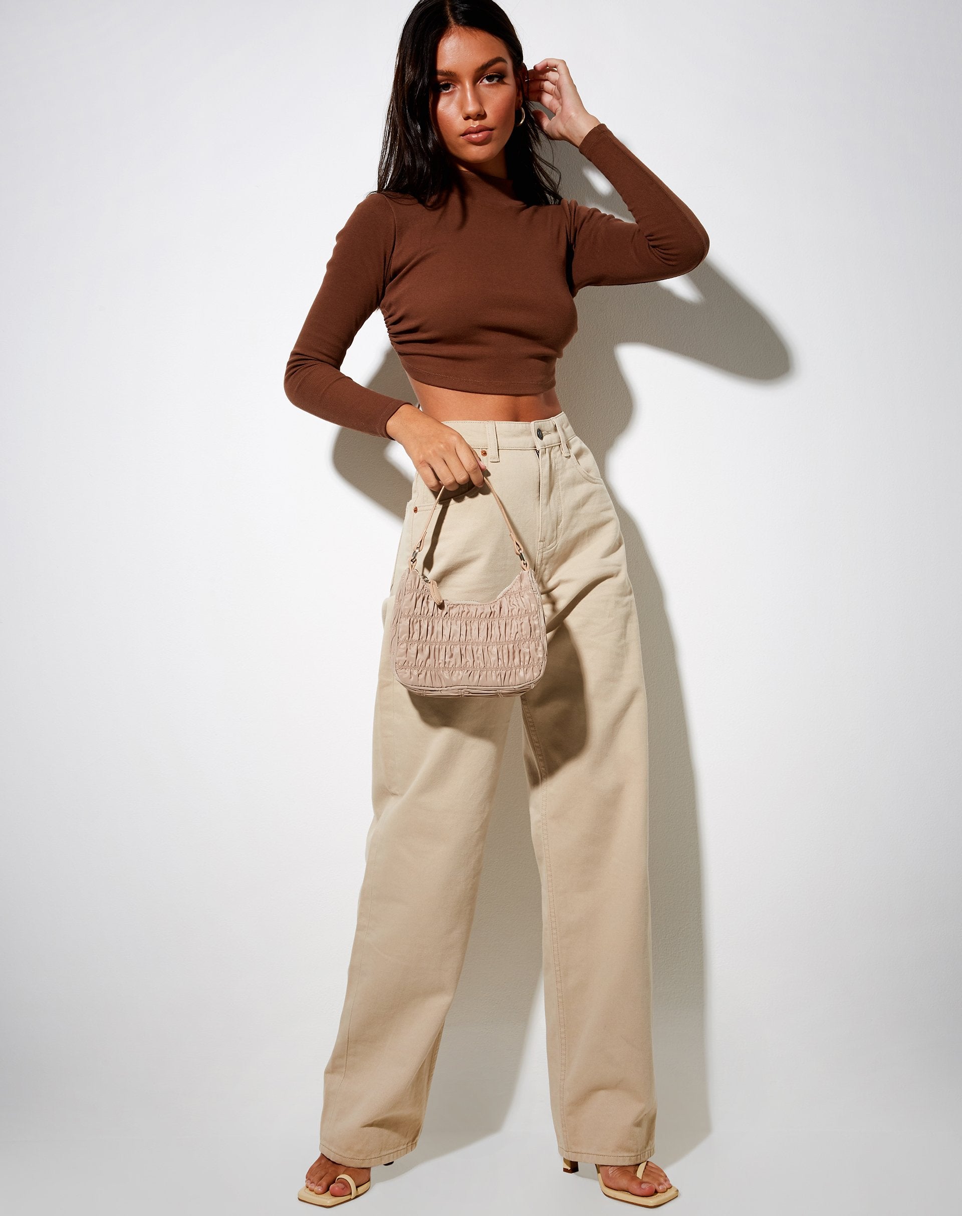 Imagen de la bandolera LJ en beige