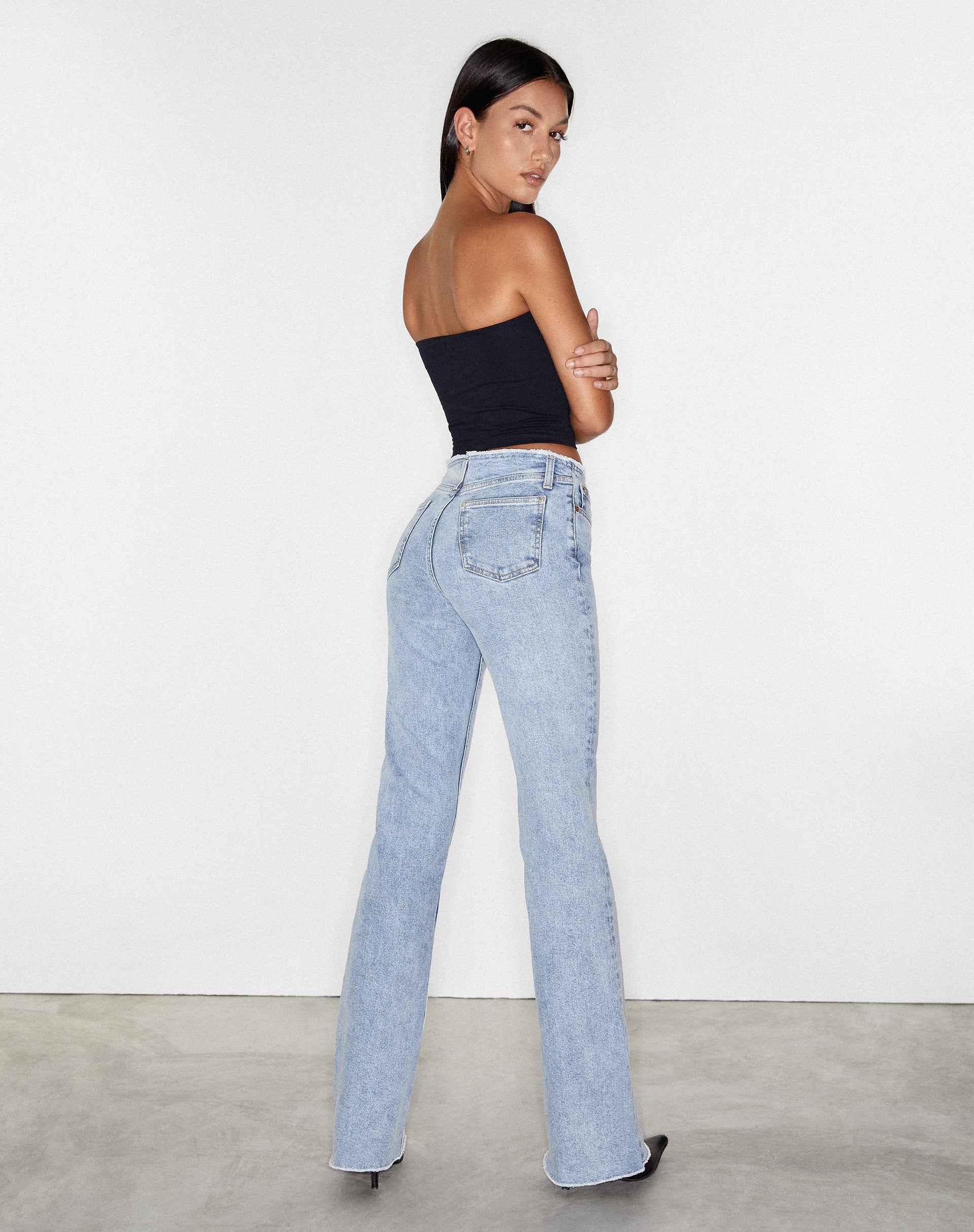 imagen de Frayed Low Rise Jeans en Light Wash Blue