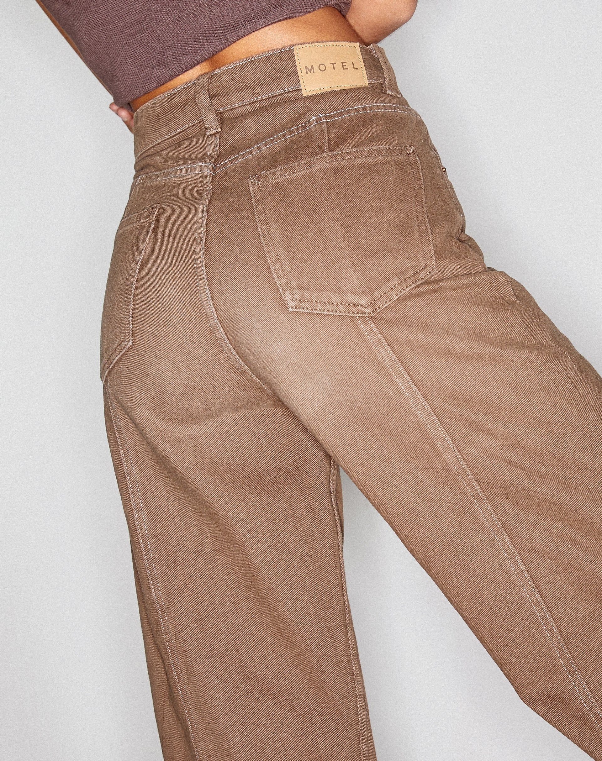 Imagen de Seam Parallel Jeans en marrón intenso