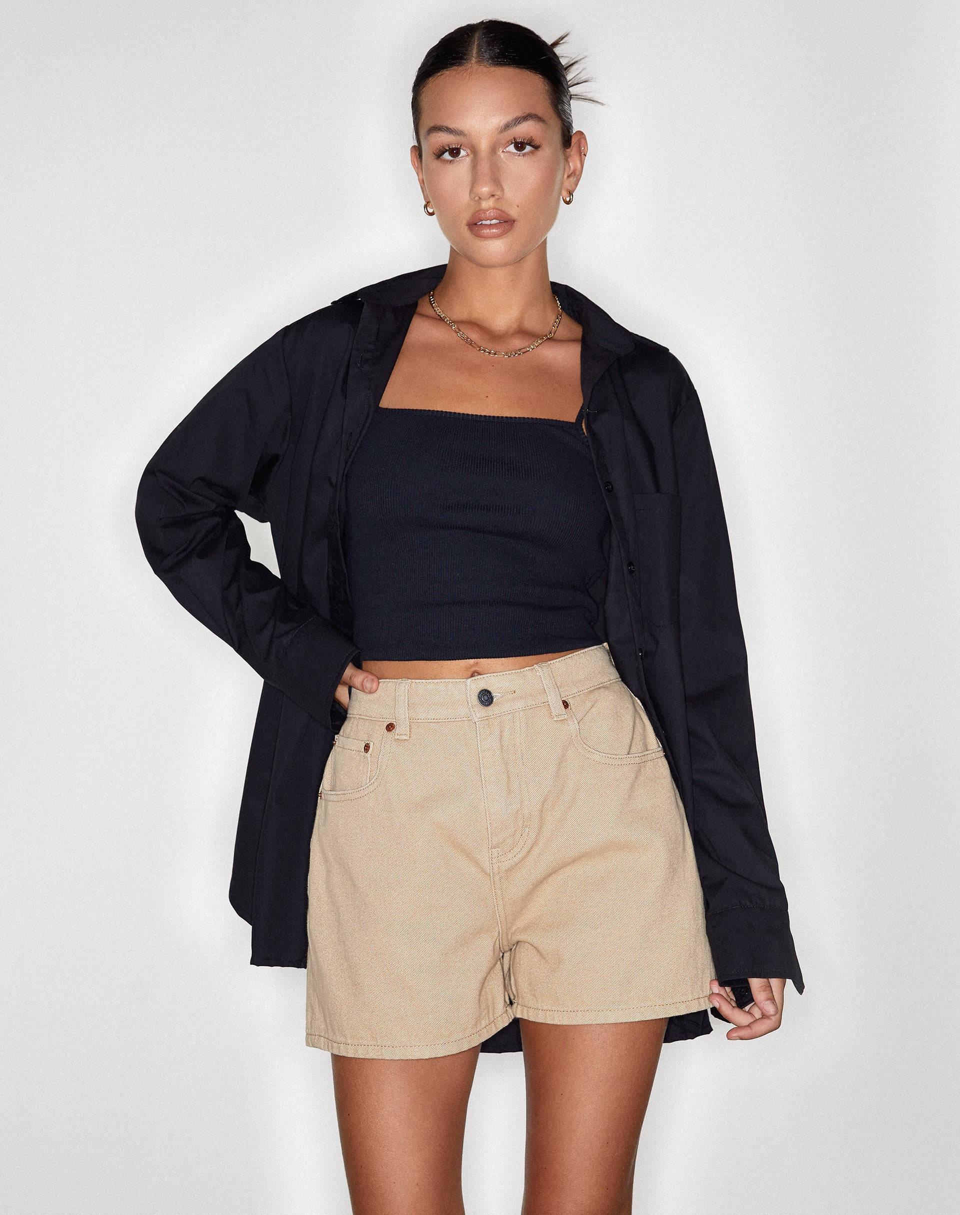 Imagen de Mom Denim Short in Winter Sandwash