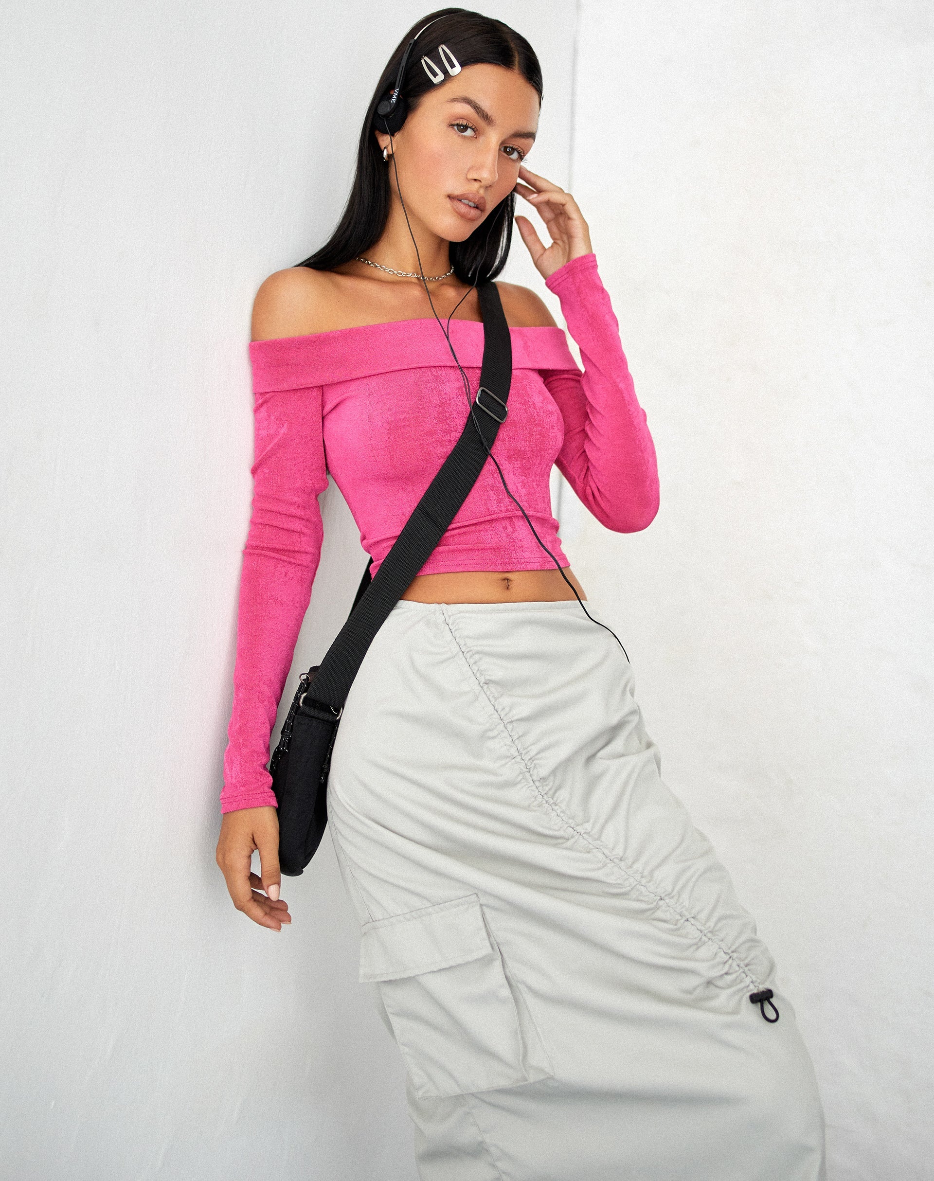 imagen de MOTEL X JACQUIE Nasari Bardot Crop Top en Magenta