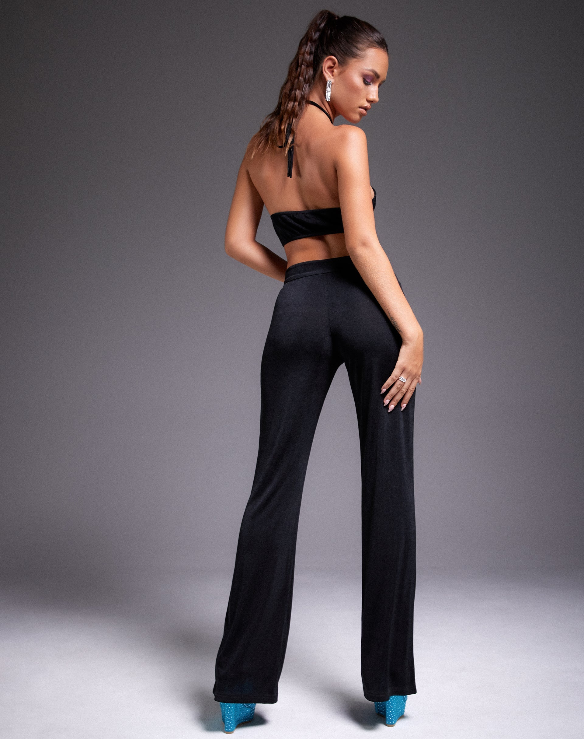 Imagen de Tarava Pantalón en Crepe Negro Hotfix Diamante