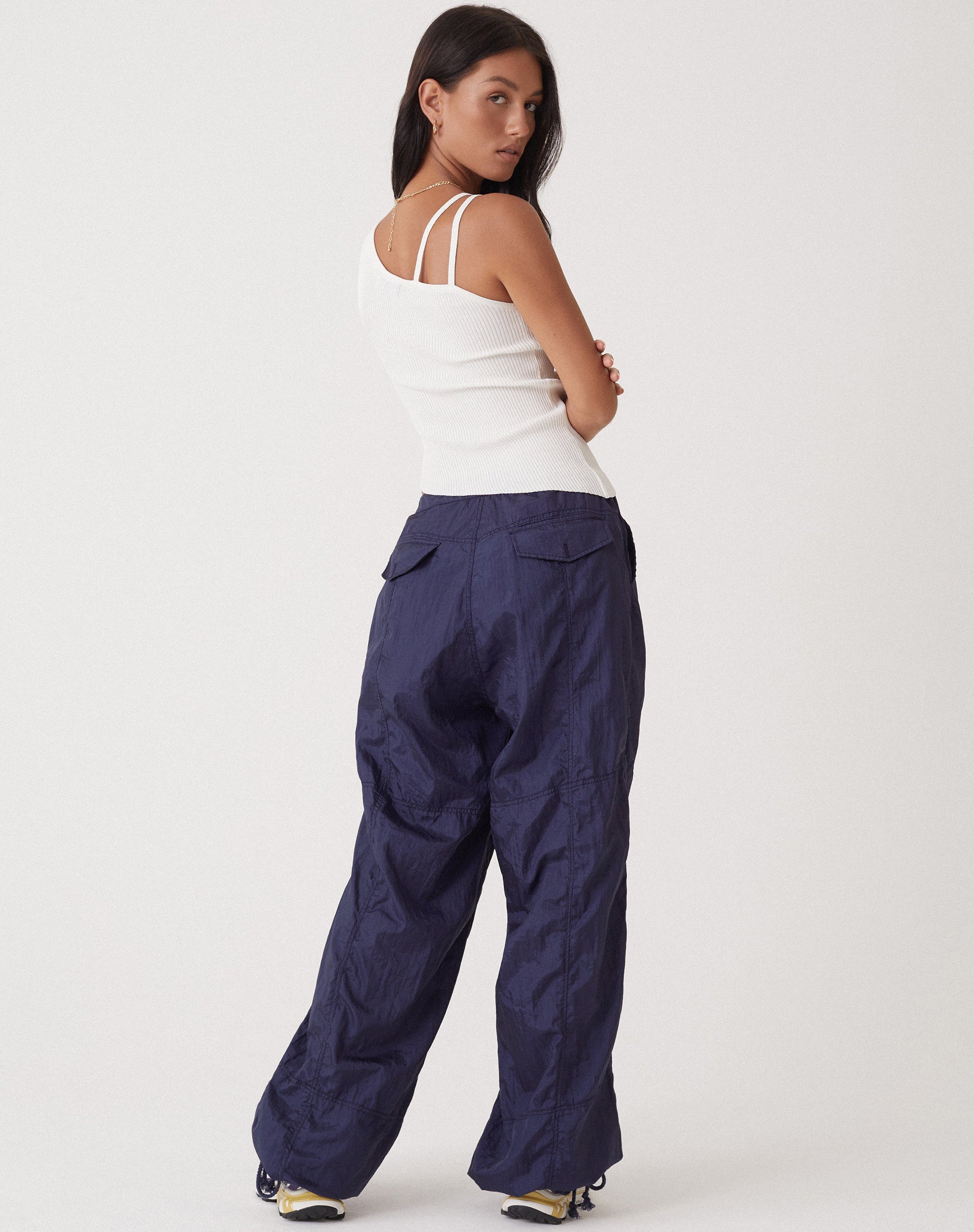 Imagen del pantalón Phil en paracaídas azul marino