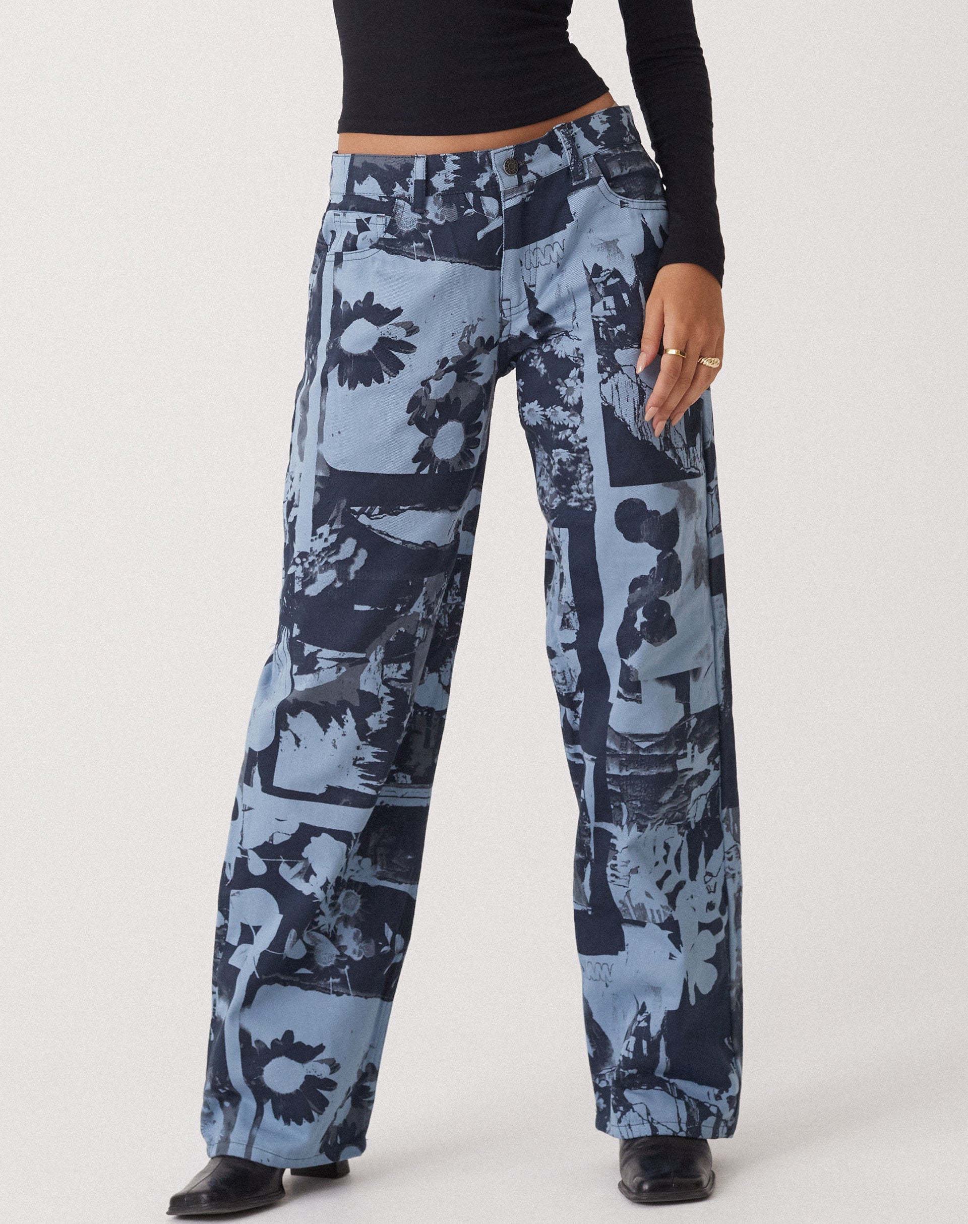 imagen de MOTEL X OLIVIA NEILL Low Rise Parallel Jean en Photo Collage Azul