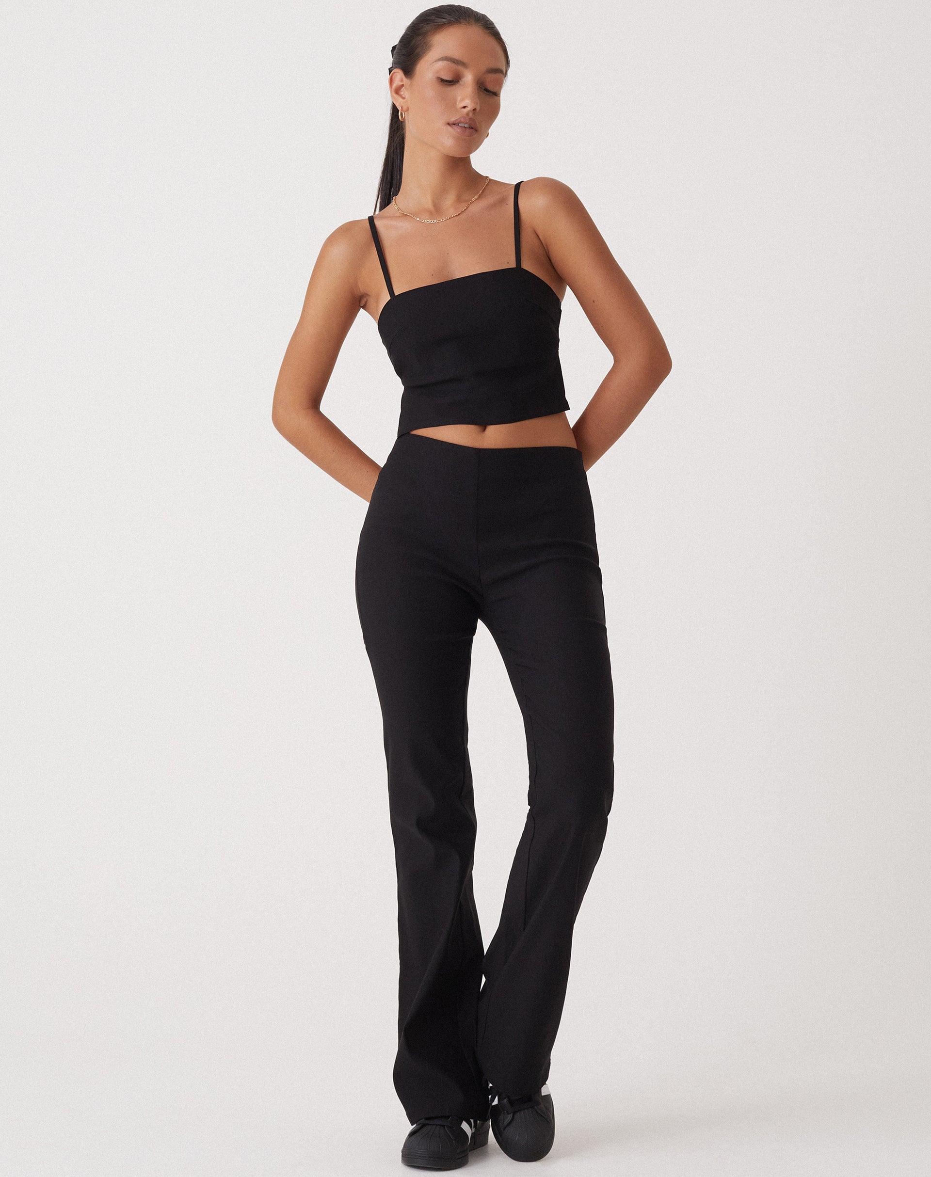 Imagen de MOTEL X OLIVIA NEILL Merita Crop Top en Tailoring Negro
