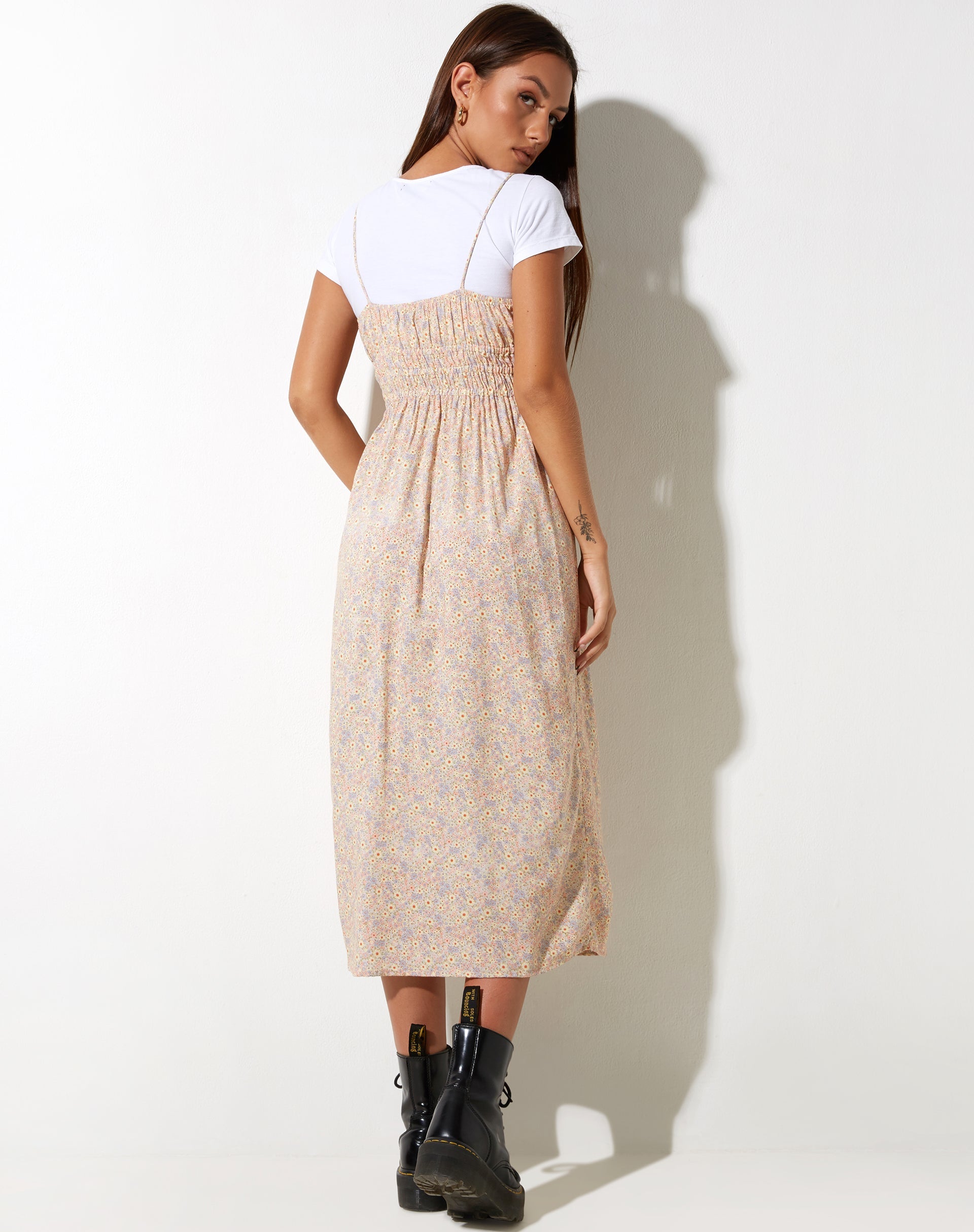 Imagen de Jeyro Midi Dress in 70s Prairie Girl Floral