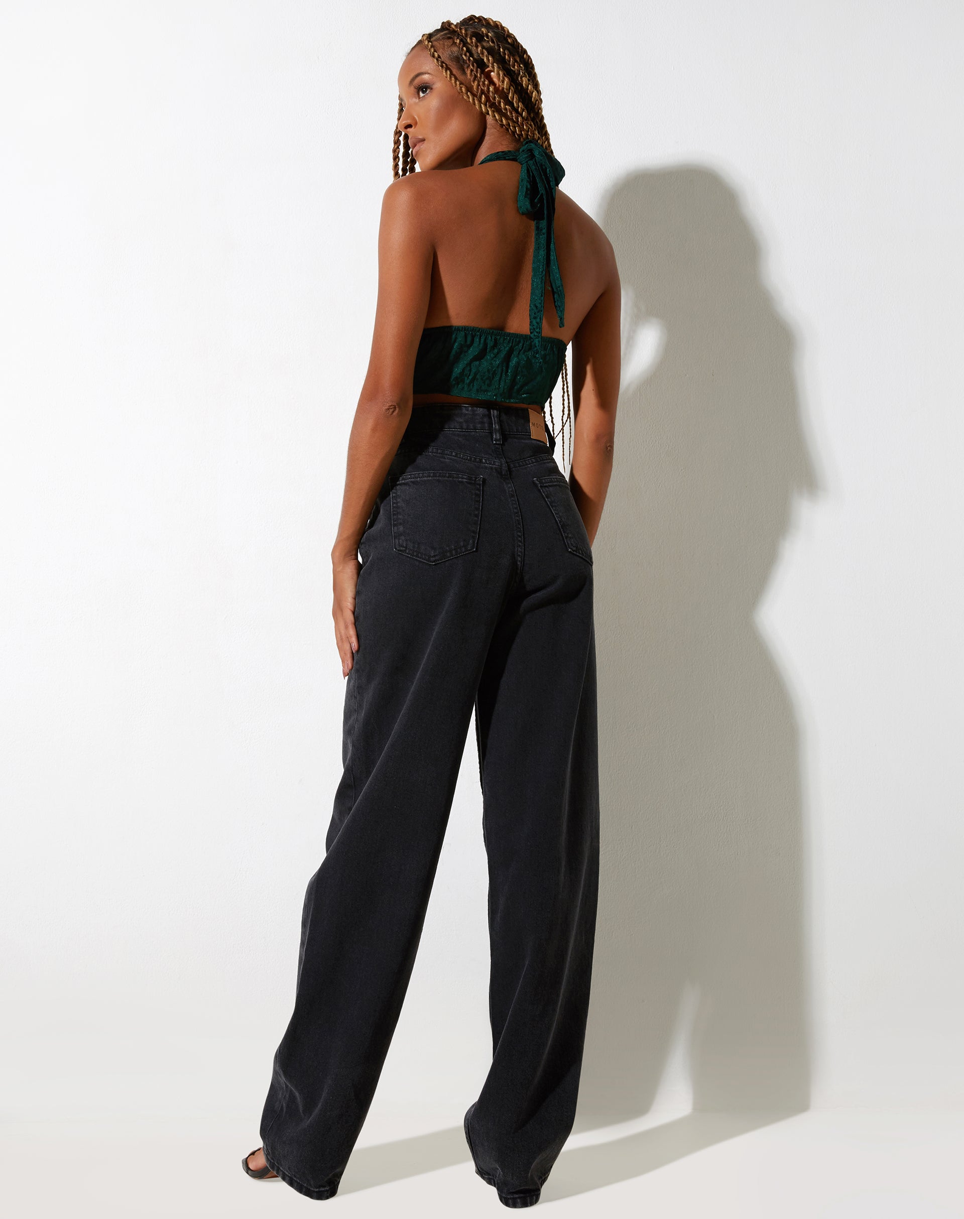Imagen de Nanda Crop Top de satén guepardo verde bosque