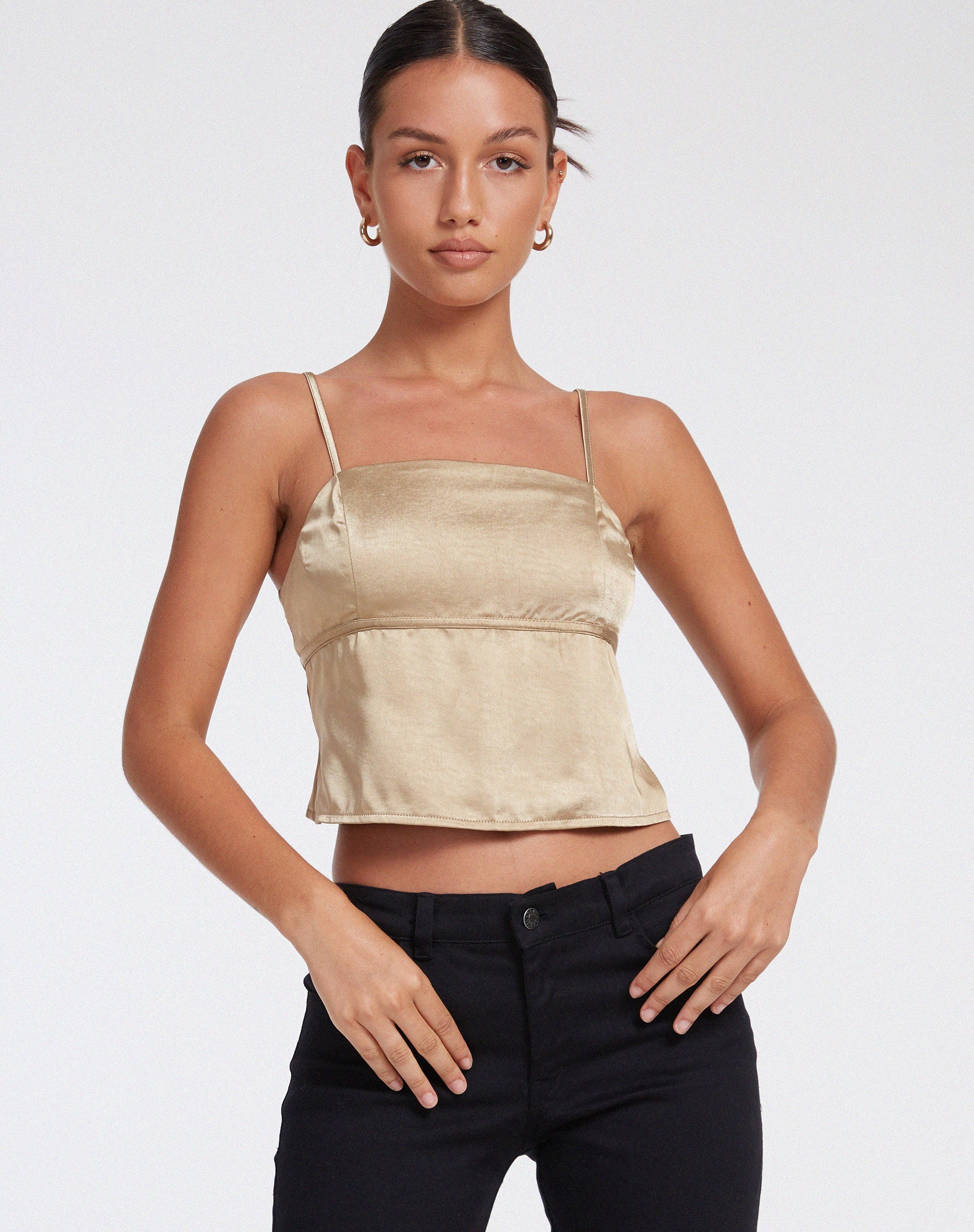 imagen de Nandina Top en Satin Olive Gold
