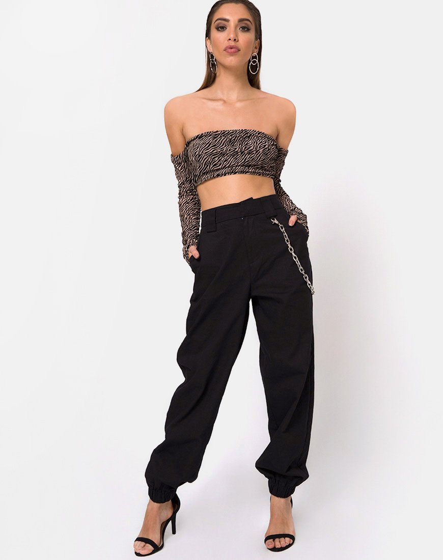 Imagen de Nareen Off Shoulder Top en Tiger Net Tan