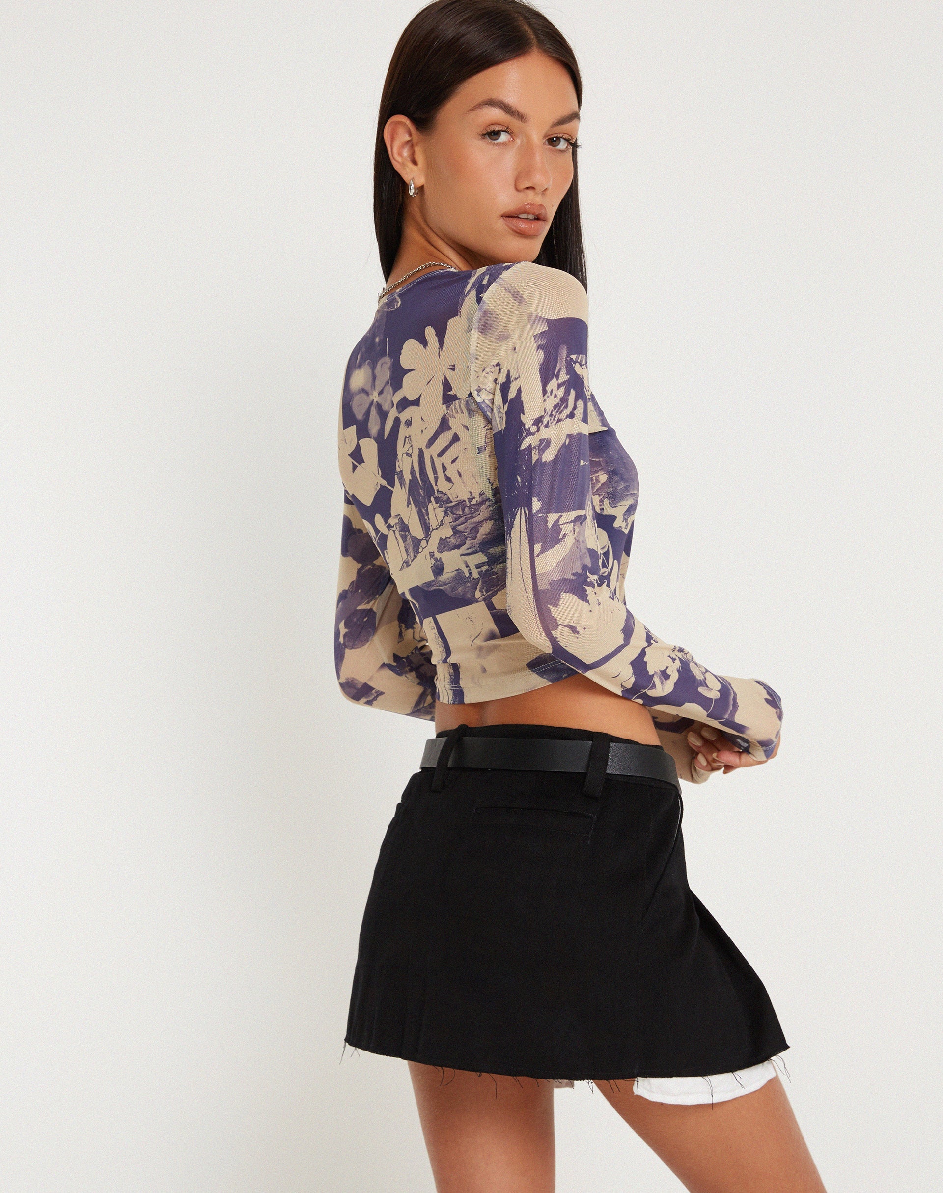 imagen de Narita Impreso de manga larga Crop Top en Collage Floral Sombra Púrpura