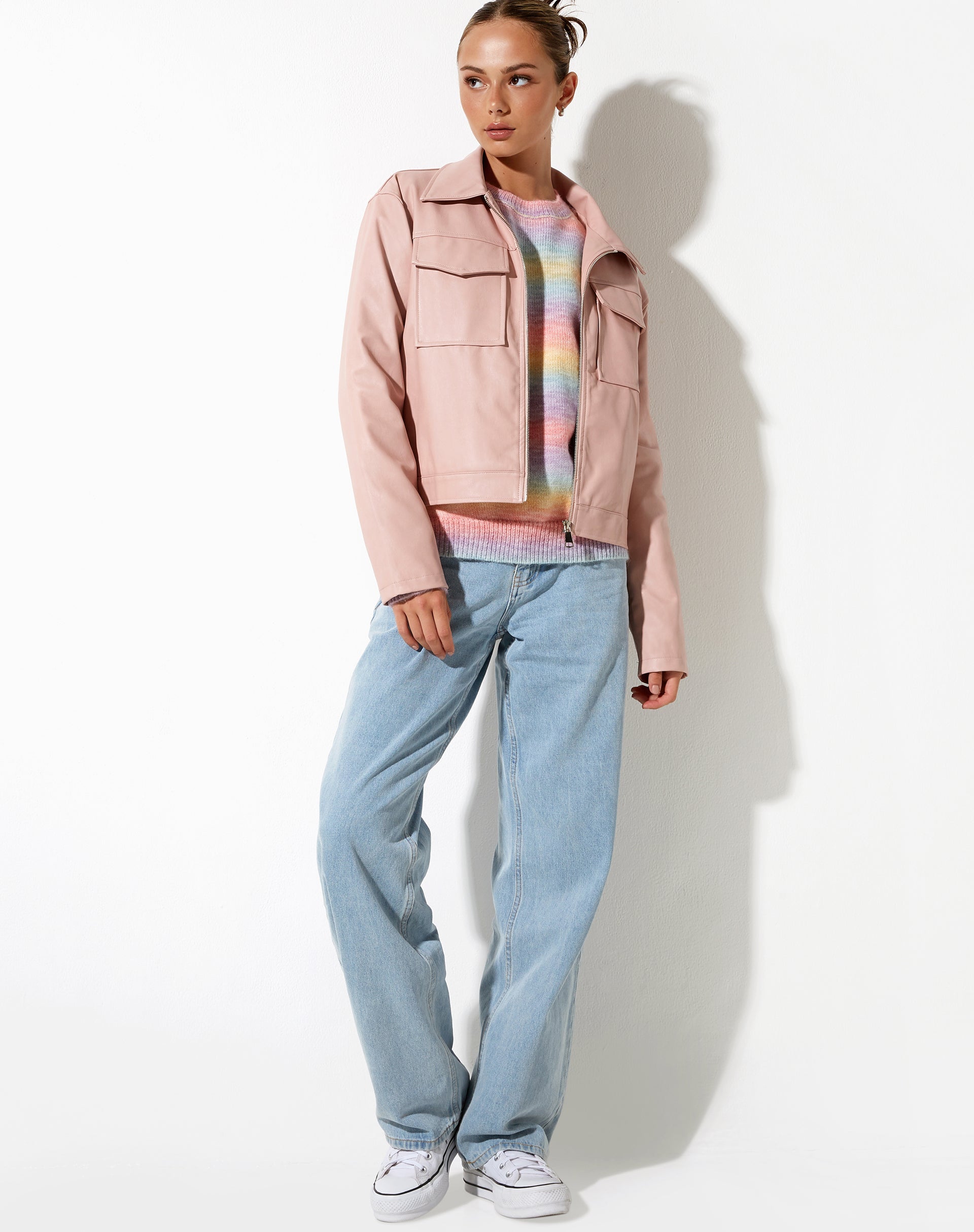 imagen de la chaqueta Natara en PU rosa suave