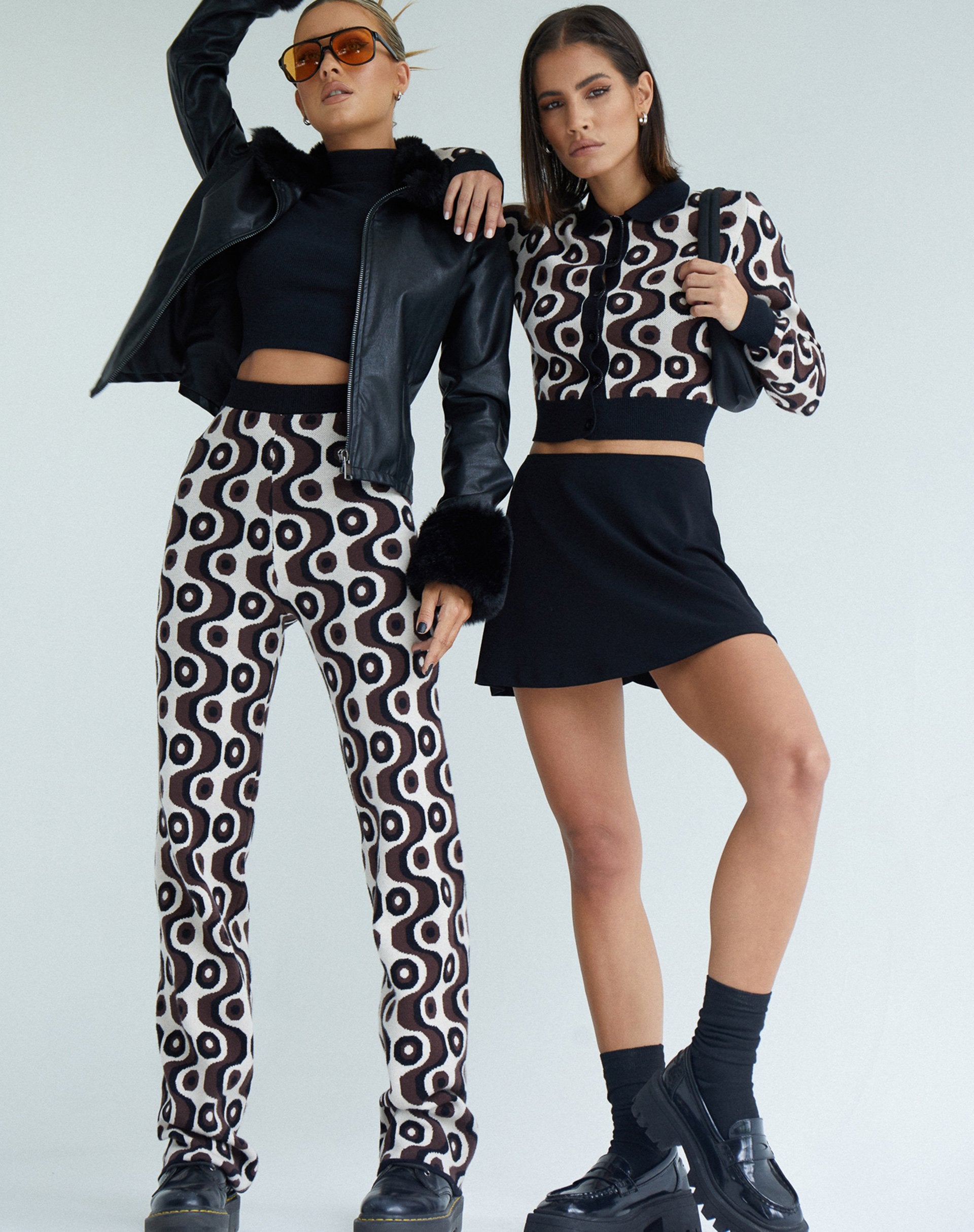 imagen de Sheba Pantalones de pierna ancha en Wavy Geo Marfil Marrón y Negrov
