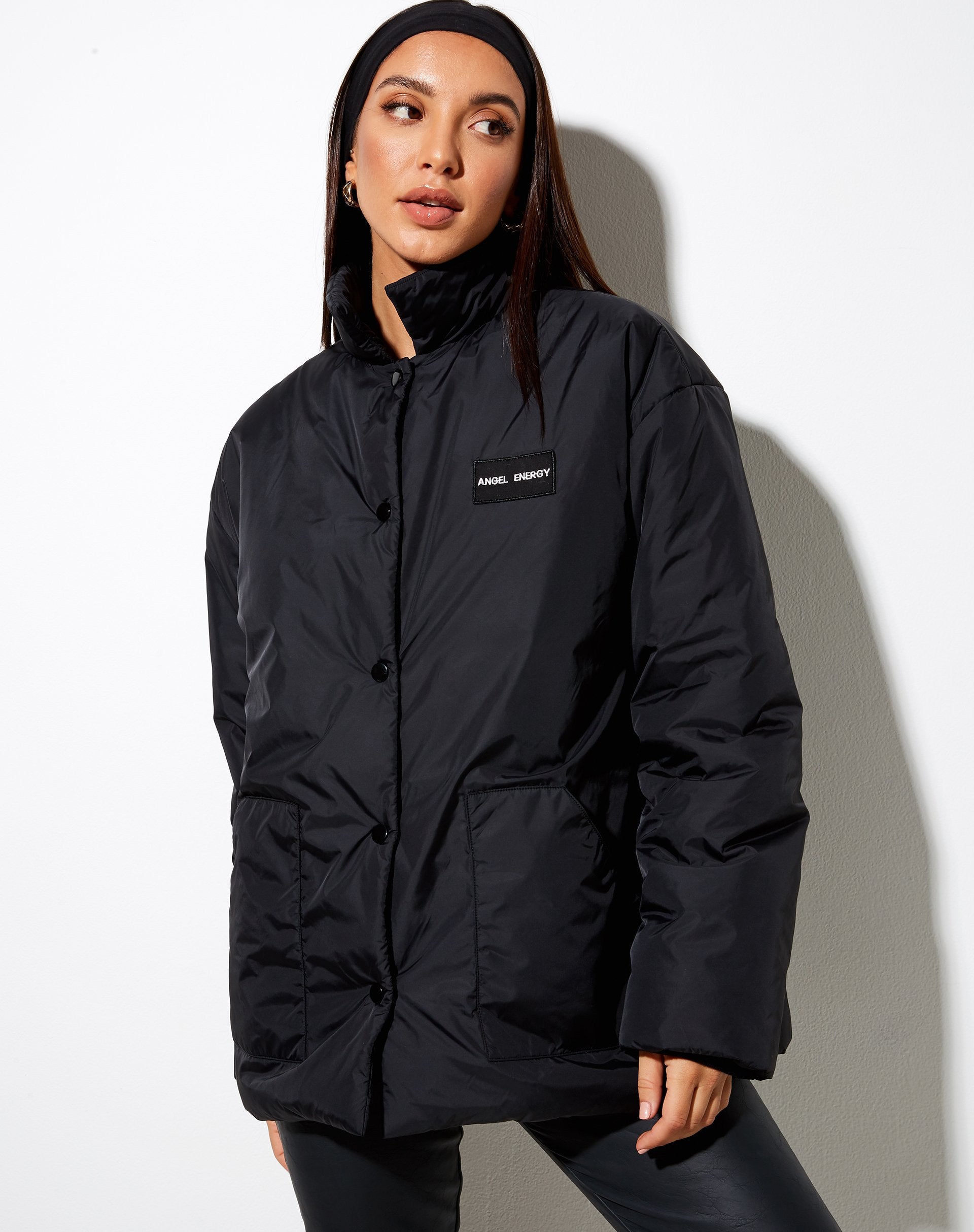 Imagen de la chaqueta Nemal en negro Angel Energy Label