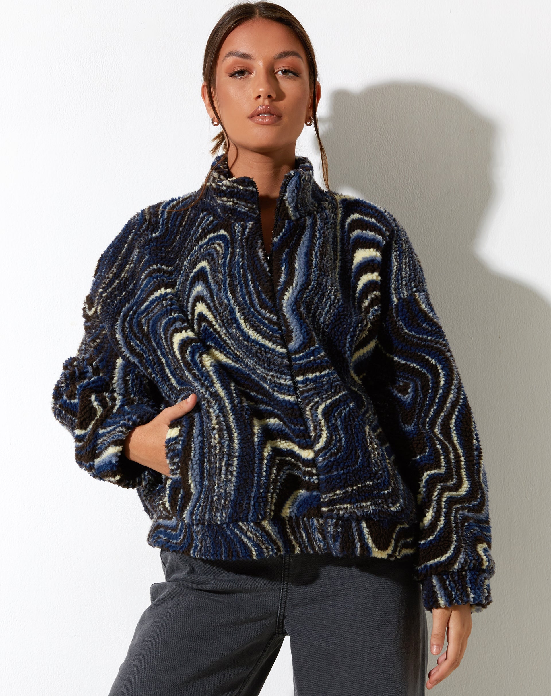 Chaqueta Nereo en azul rizado negro y marfil