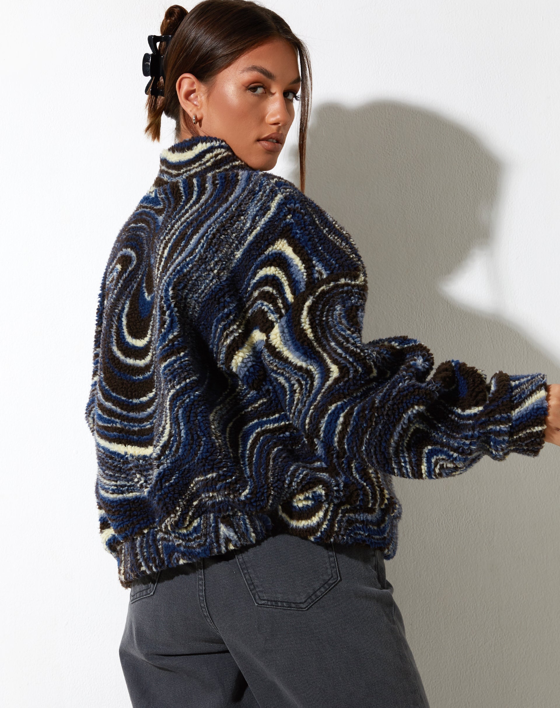 Chaqueta Nereo en azul rizado negro y marfil