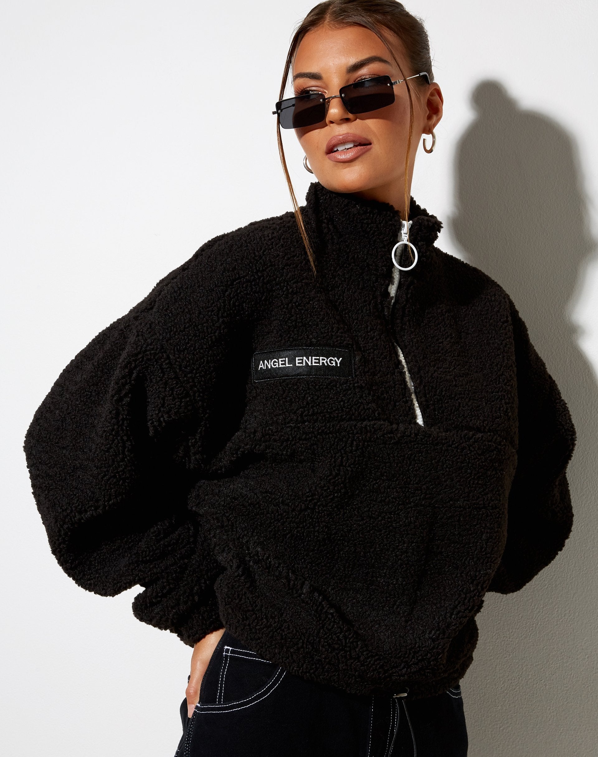 Imagen de Nero Jumper in Borg Black Angel Energy Label