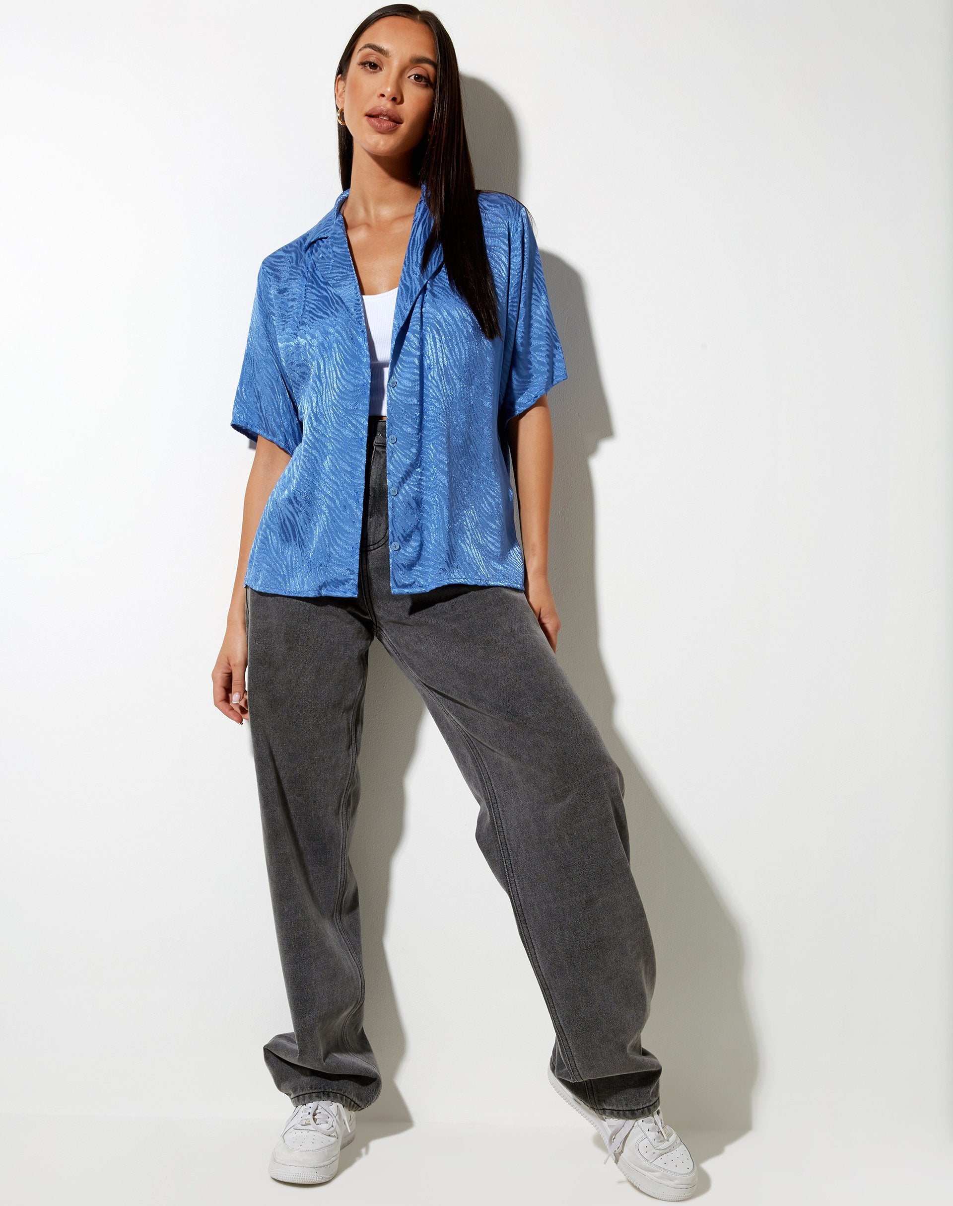 Imagen de Nikra Camisa de Raso Cebra Azul Bonnet