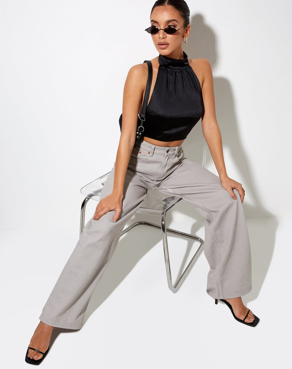 Noela Crop Top de satén negro