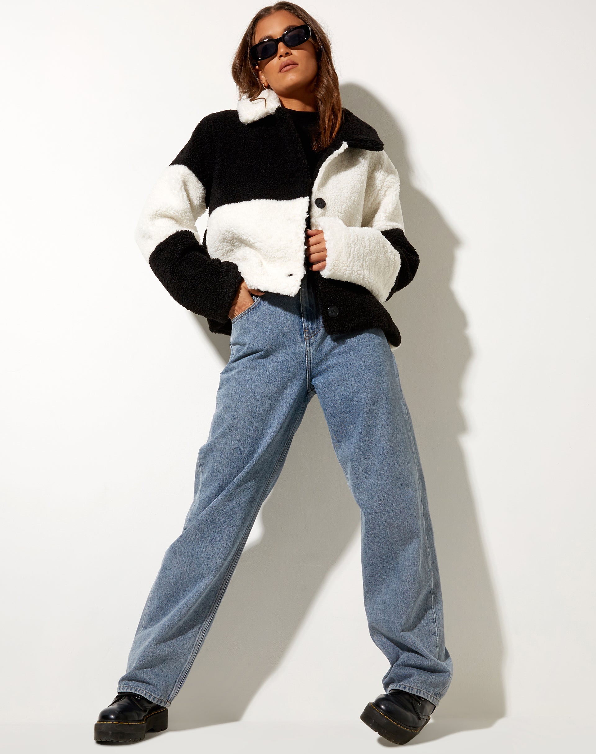 Imagen de la chaqueta Nuna en Borg Panelled Black and White