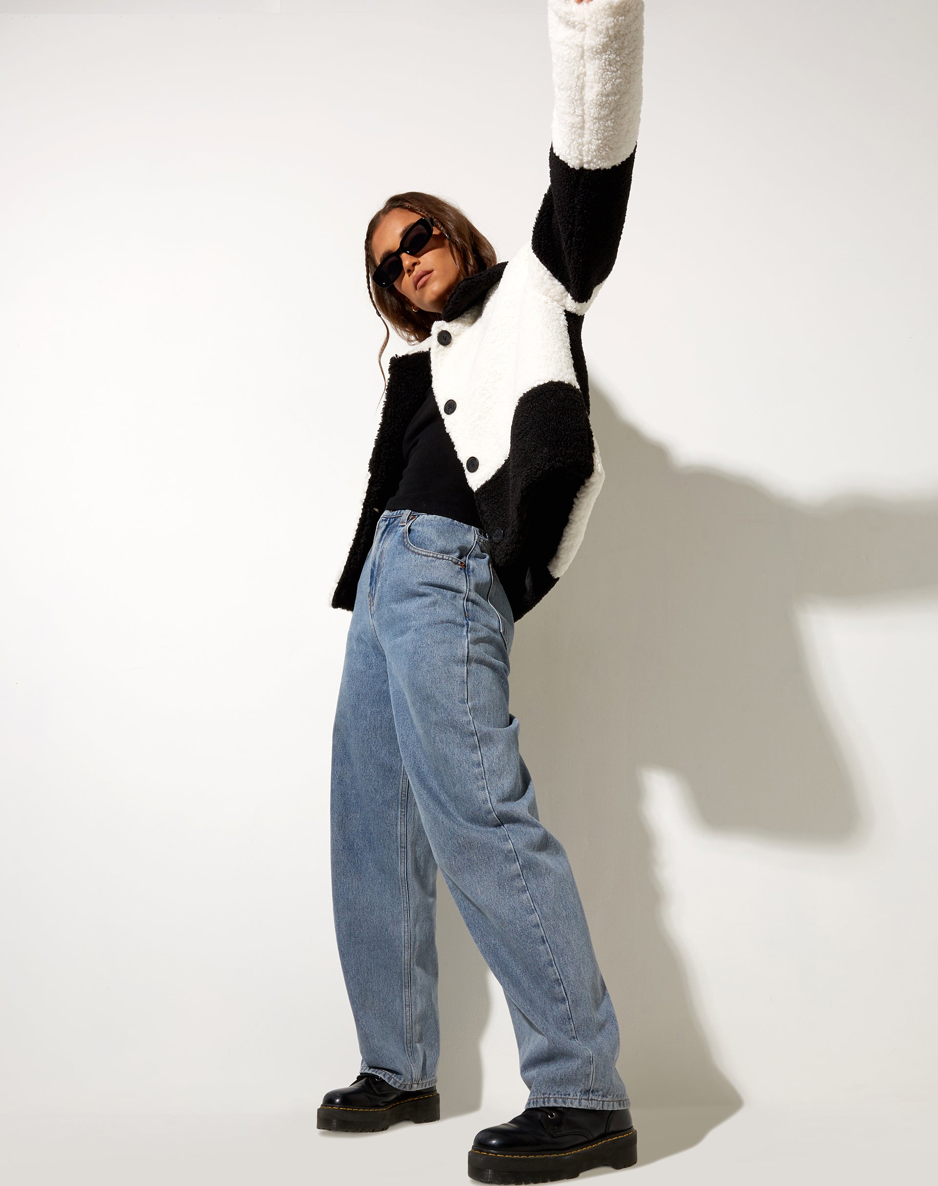 Imagen de la chaqueta Nuna en Borg Panelled Black and White