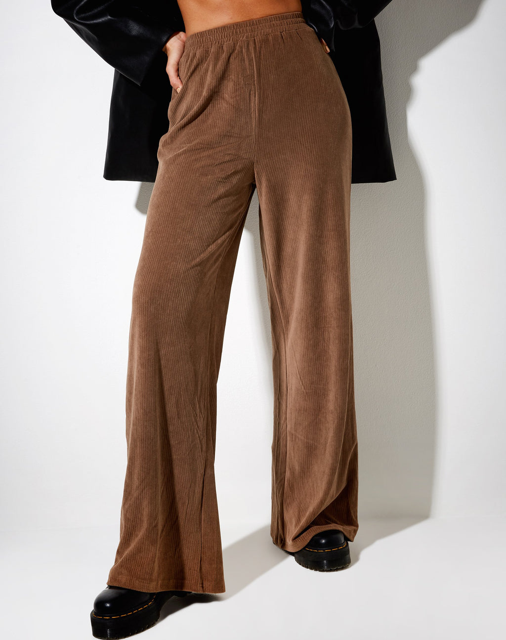 Pantalón Obeli de terciopelo Rib Marrón tostado